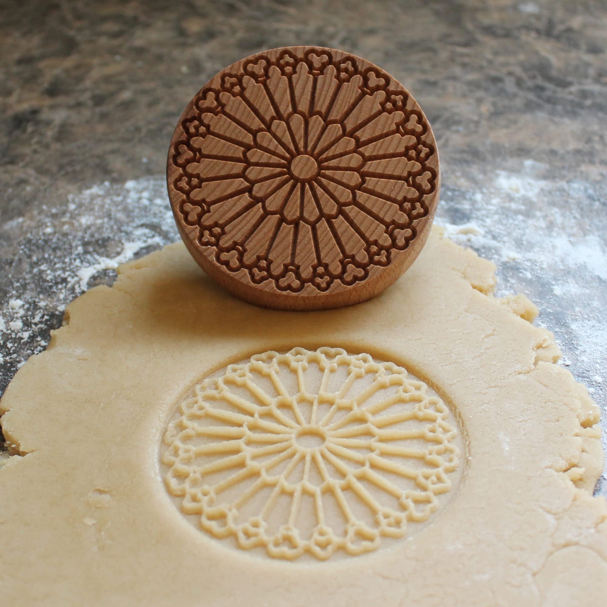 Sello grande para galletas de madera, 3 pulgadas (Catedral de Notre Dame en relieve CS8-010)