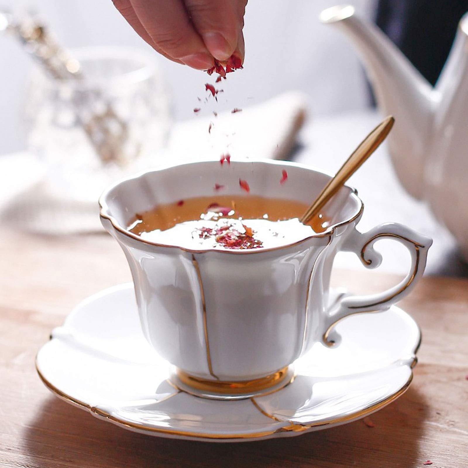 Keramik Kaffeebecher Kaffeetassen Keramik-Tassen und Untertassen-Set Elegantes Tee-Kaffee-Set im europäischen Stil Ausgefallene Kaffeetassen mit Teelöffeln 6,8 Unzen for Kaffee, Milch