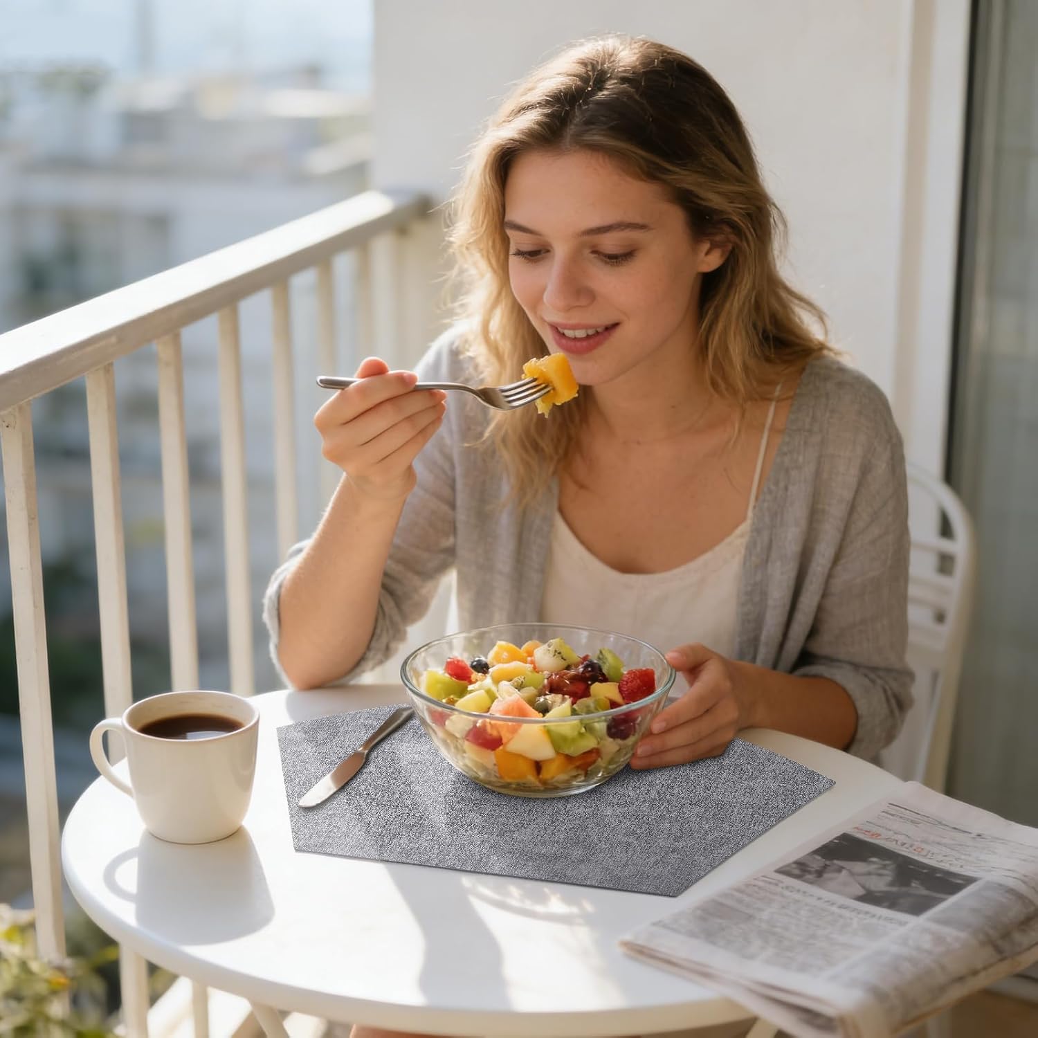 Homaxy Round Table Placemats Set of 6, Washable Wedge Shaped Faux Leather Table Mats, Wipeable Kitchen Dinner Place Mats for Indoor Outdoor, Light Grey - Image 6