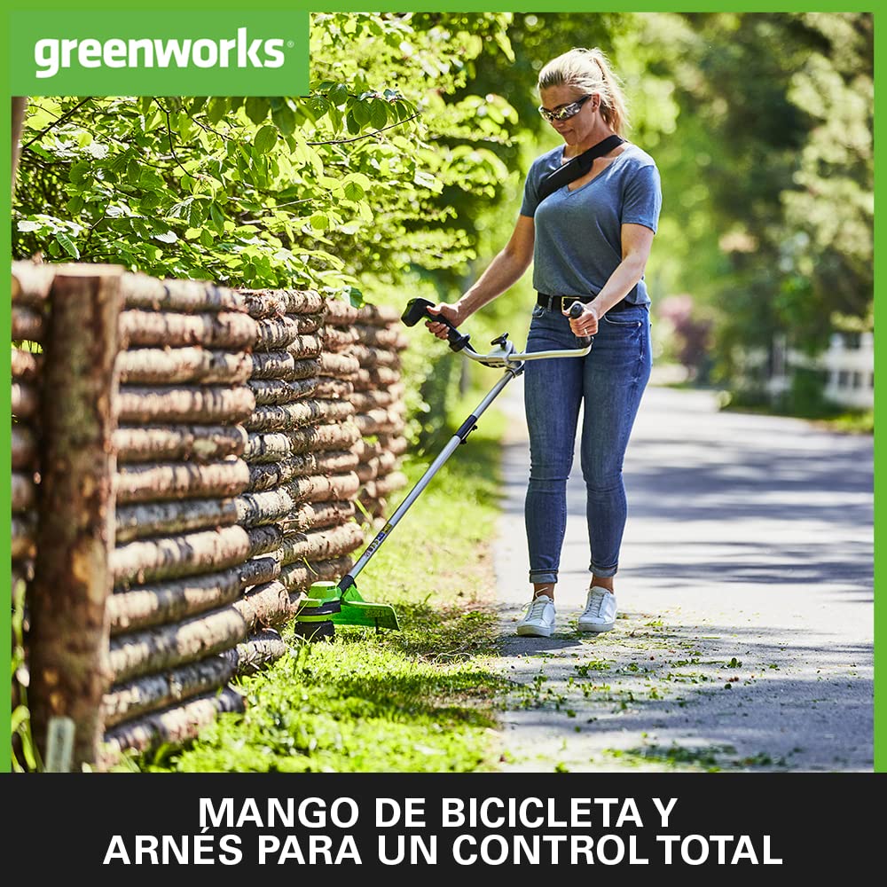 Greenworks 48V (24V x 2) Desbrozadora a Batería, Motor sin Escobillas, Arnés, Mango de Bicicleta, Ancho Corte 38 cm, Hilo Nylon 2 mm, Cuchilla 25 cm, Dos Baterías 4Ah y Cargador GD24X2BCBK4x