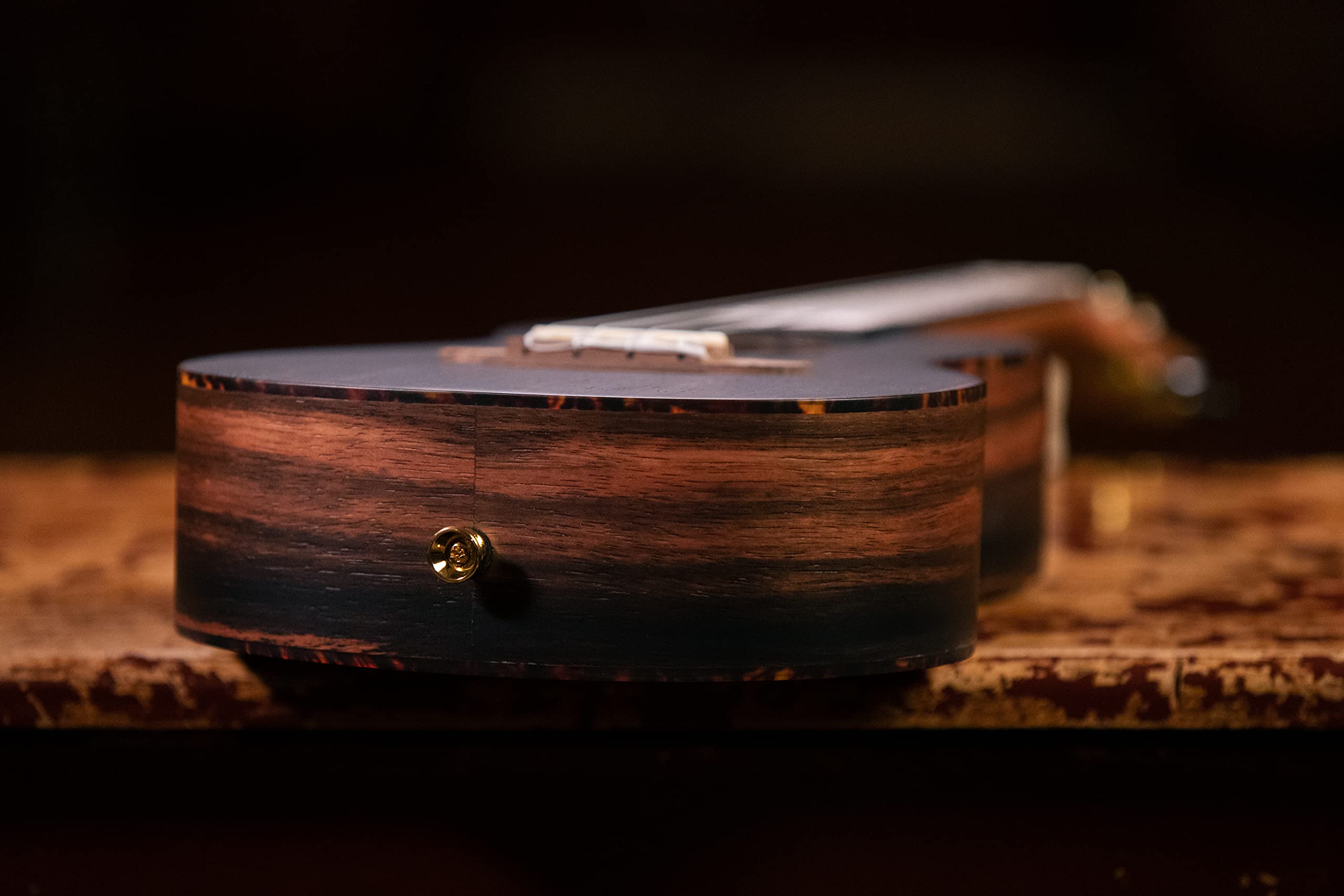 Ortega Guitars Akustyczne Ukulele Koncertowe – Seria Timber – W Zestawie Z Pokrowcem – Heban, Wykończenie Naturalne (RUEB-CC)