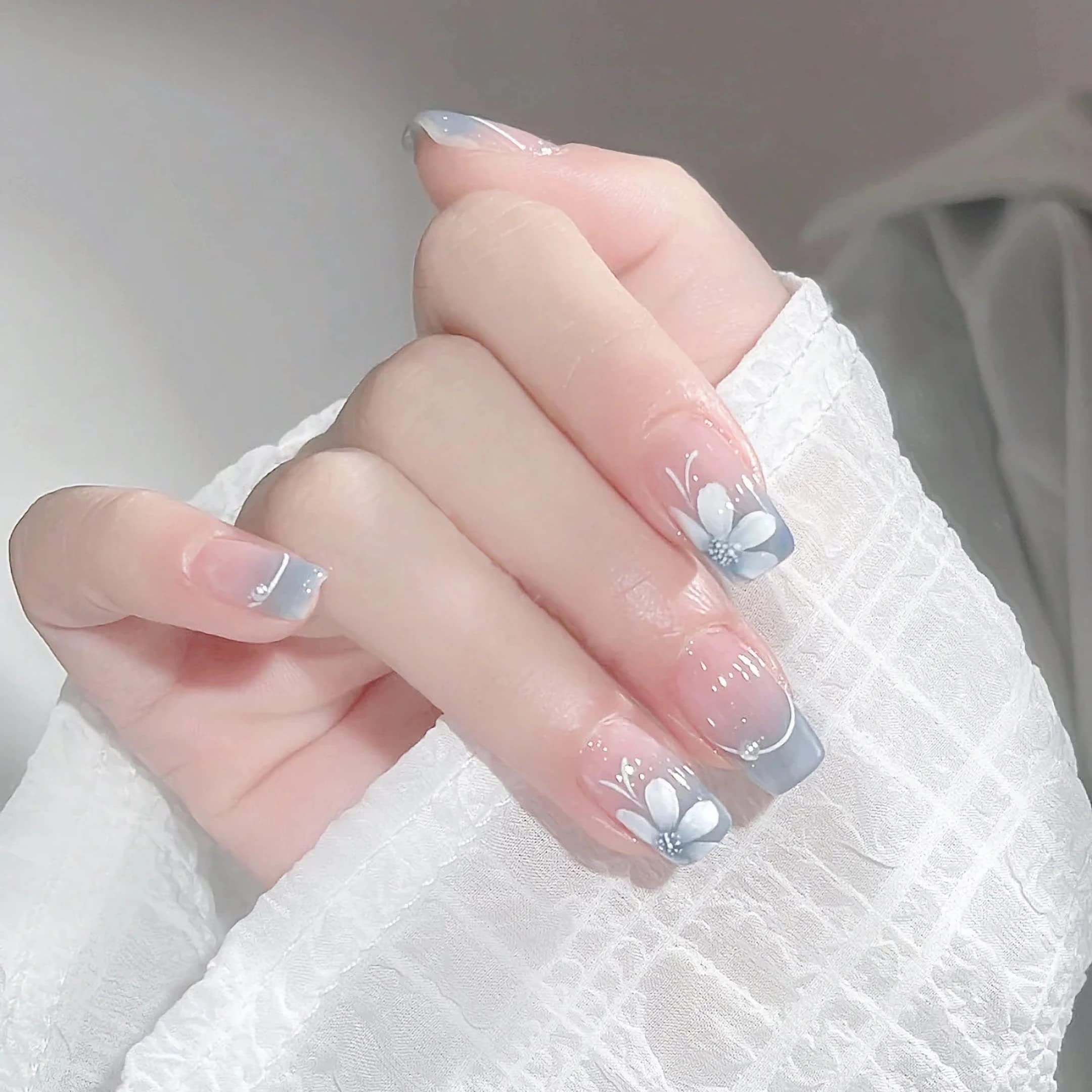 MERVF Short Press on Nails Square Fake Nails Blue French Tip Squoval Glue ons with Flower Design 24pcs Glossy Ombre Artificial Acrylic Nail