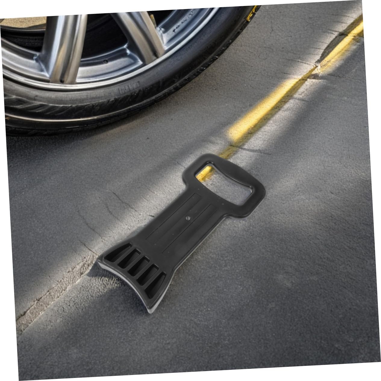 2pcs Tire Mount Pad for Easy Tire Installation Rim Clamp Tool for Cars and Trucks Accessory for Safe and Secure Mounting