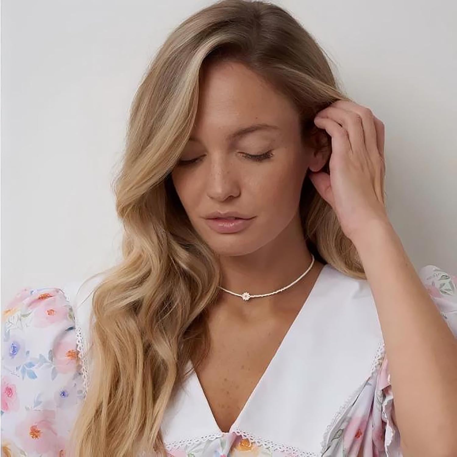 Boho Daisy Flower Choker Necklace White Seed Bead Necklaces Daisy Bead Necklaces Rice Beads Choker Beaded Floral Necklace Bridal Wedding Jewelry for Women - Image 6