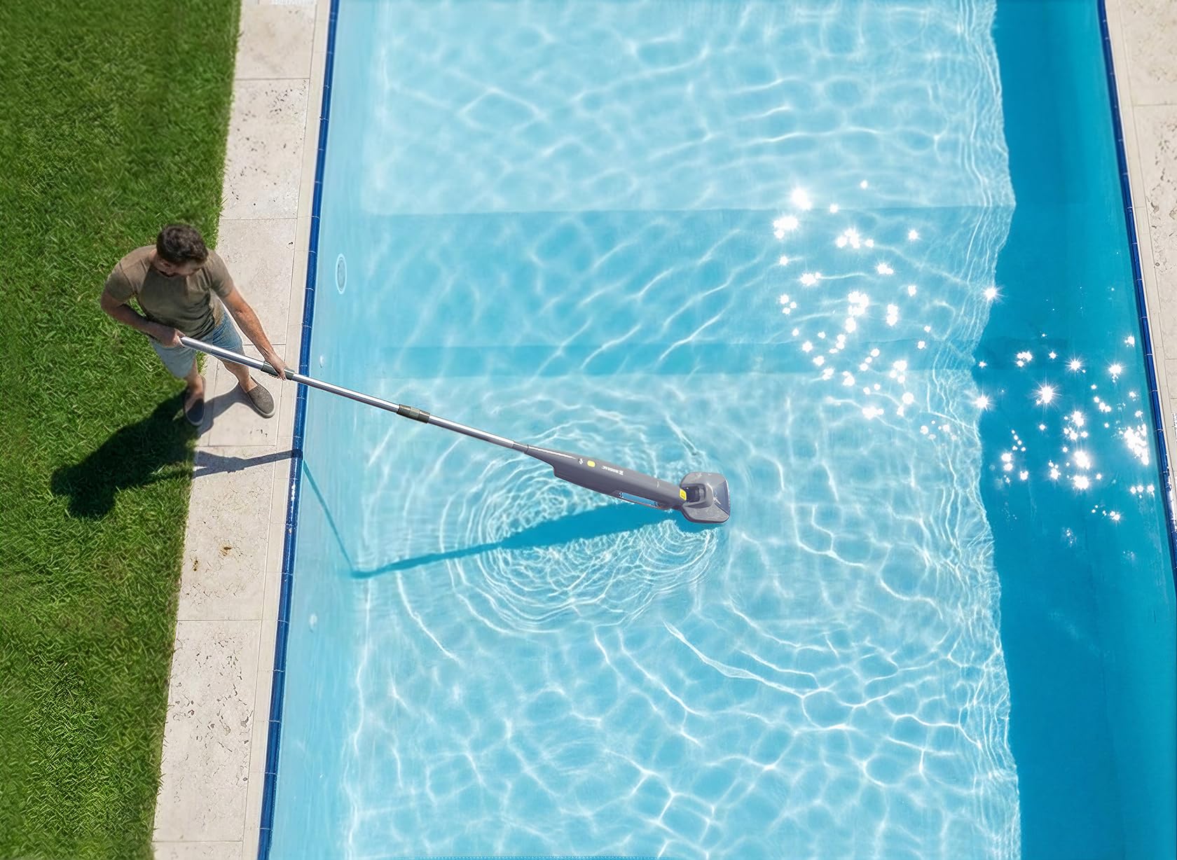 Zodiac Serenit MVH 20 77943 - Aspirador Manual de Piscina con Batería Litio, Cabezal Giratorio y Doble Filtración, Mango Telescópico 3 Posiciones 80/170 cm Adaptado a Escaleras o Zonas Poco Profundas