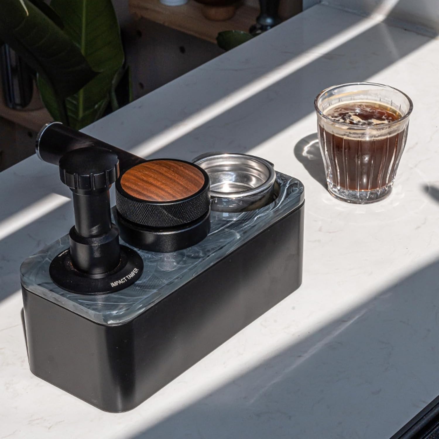 Normcore 58.5mm エスプレッソコーヒータンパー V4 - バネ式タンパー ステンレススチールリップルベース - 15ポンド /  25ポンド / 30ポンド 交換用スプリング - 陽極酸化アルミニウムハンドルとスタンド ｜アメリカキッチン輸入プロ 調理家電 キッチン雑貨  アウトドア ...