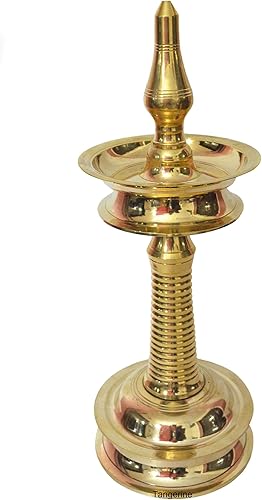 TANGERINE Latón Nilavilakku  Kerala Diya  Lámpara de aceite de latón su Kerala (sur de la India) Latón tradicional Diya- Altura 12 pulgadas