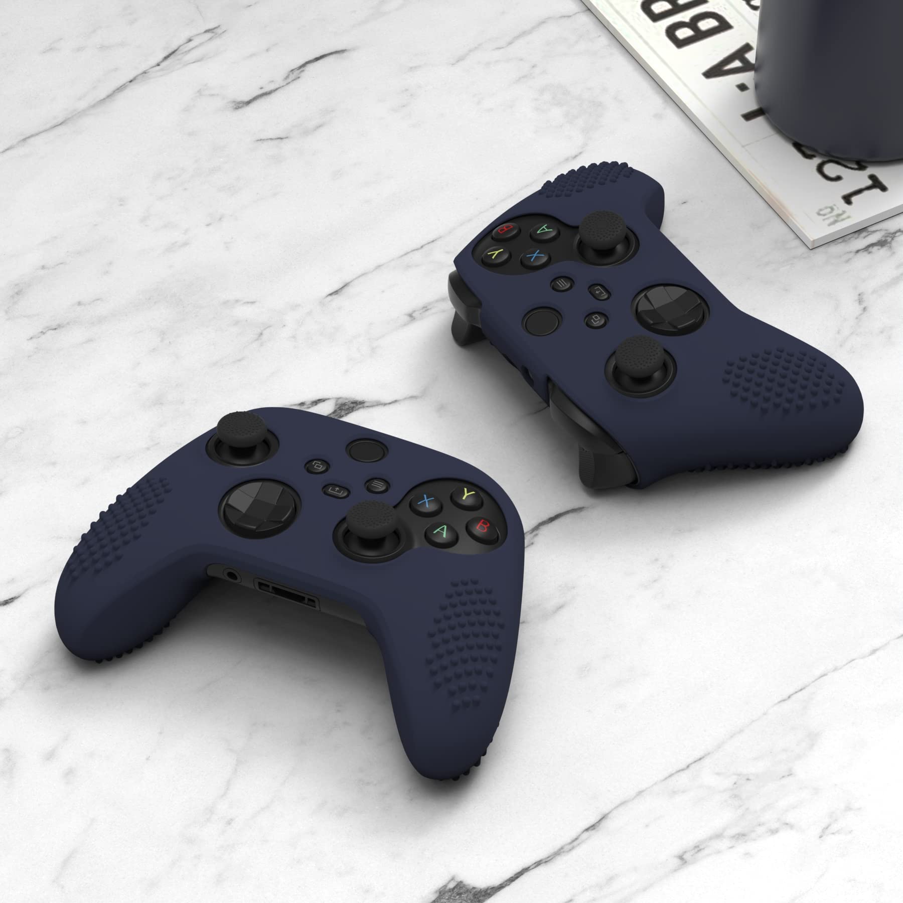 eXtremeRate PlayVital 3D Studded版Xbox Series X/Sコントローラーに対応用アンチスリップシリコーンカバースキン、黒い親指グリップキャップ6つ付き、Xbox Coreワイヤレスコントローラ対応用ソフトラバーケースプロテクター【ミッドナイトブルー】 - 5