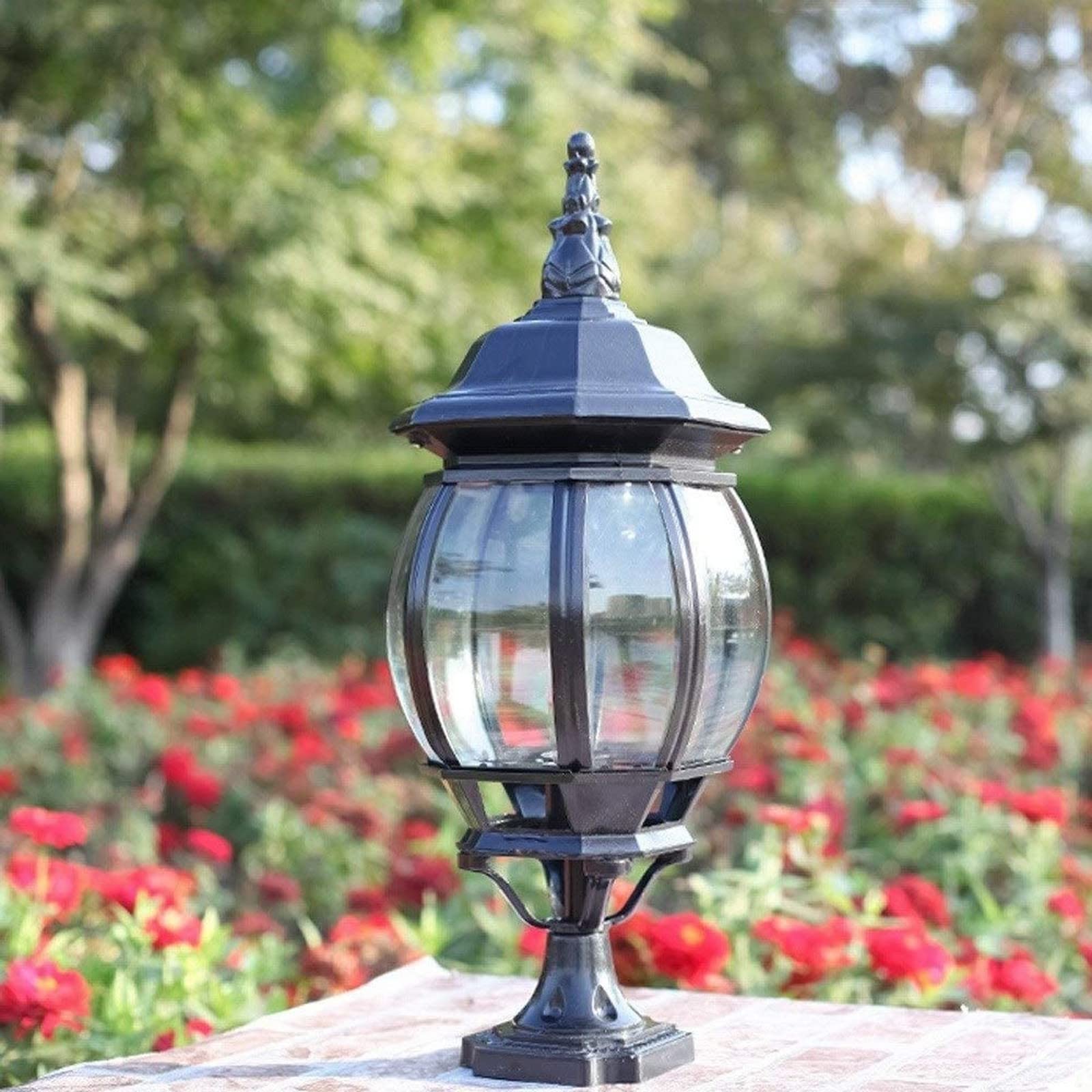 Lampe de pilier jardin au design européen chic et étanche pour sublimer vos allées