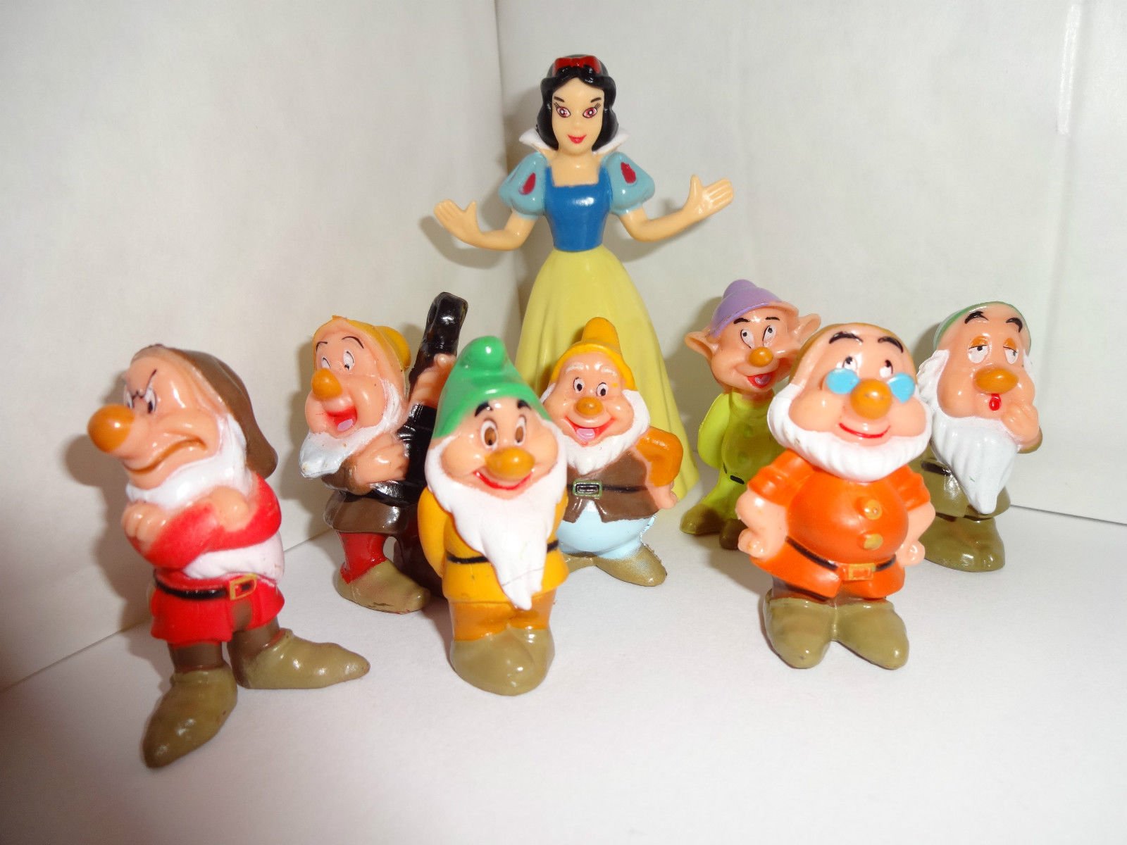 Mister A Gift Snow White Set of 8 Plastic Cake Toppers