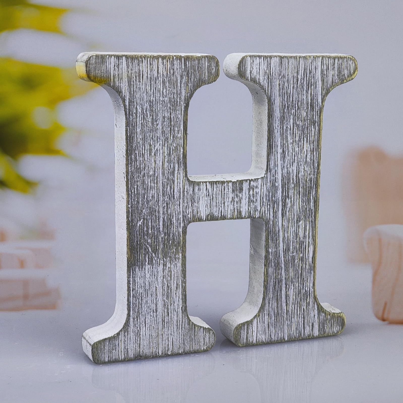 Lettre en bois de qualité supérieure pour décoration murale élégante et design épuré