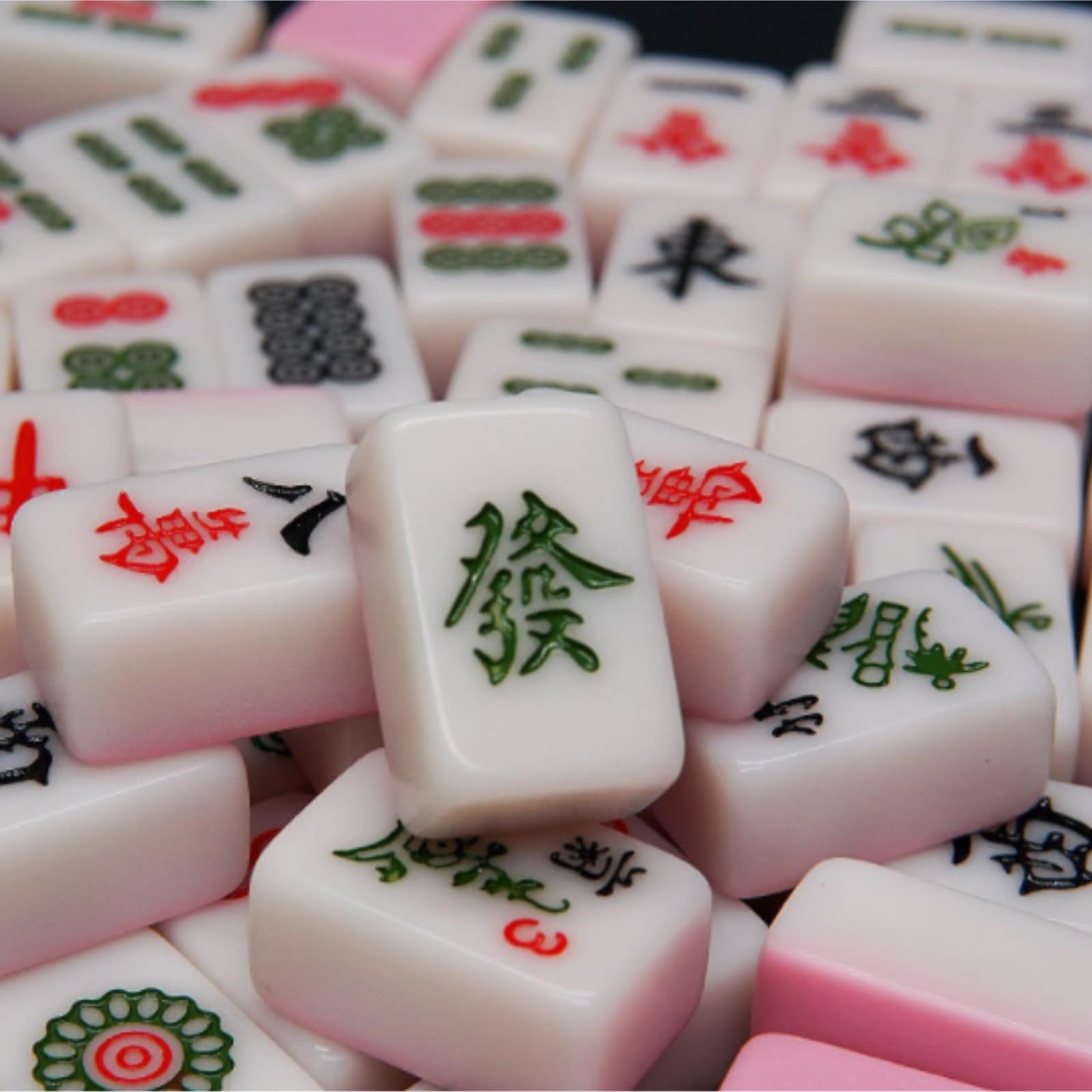 Mahjong-Set, Kleines Mahjong-Reisespiel for die Familie mit 144 gravierten Spielsteinen, handgefertigtes Mahjong-Spiel for den Haushalt(Grün)