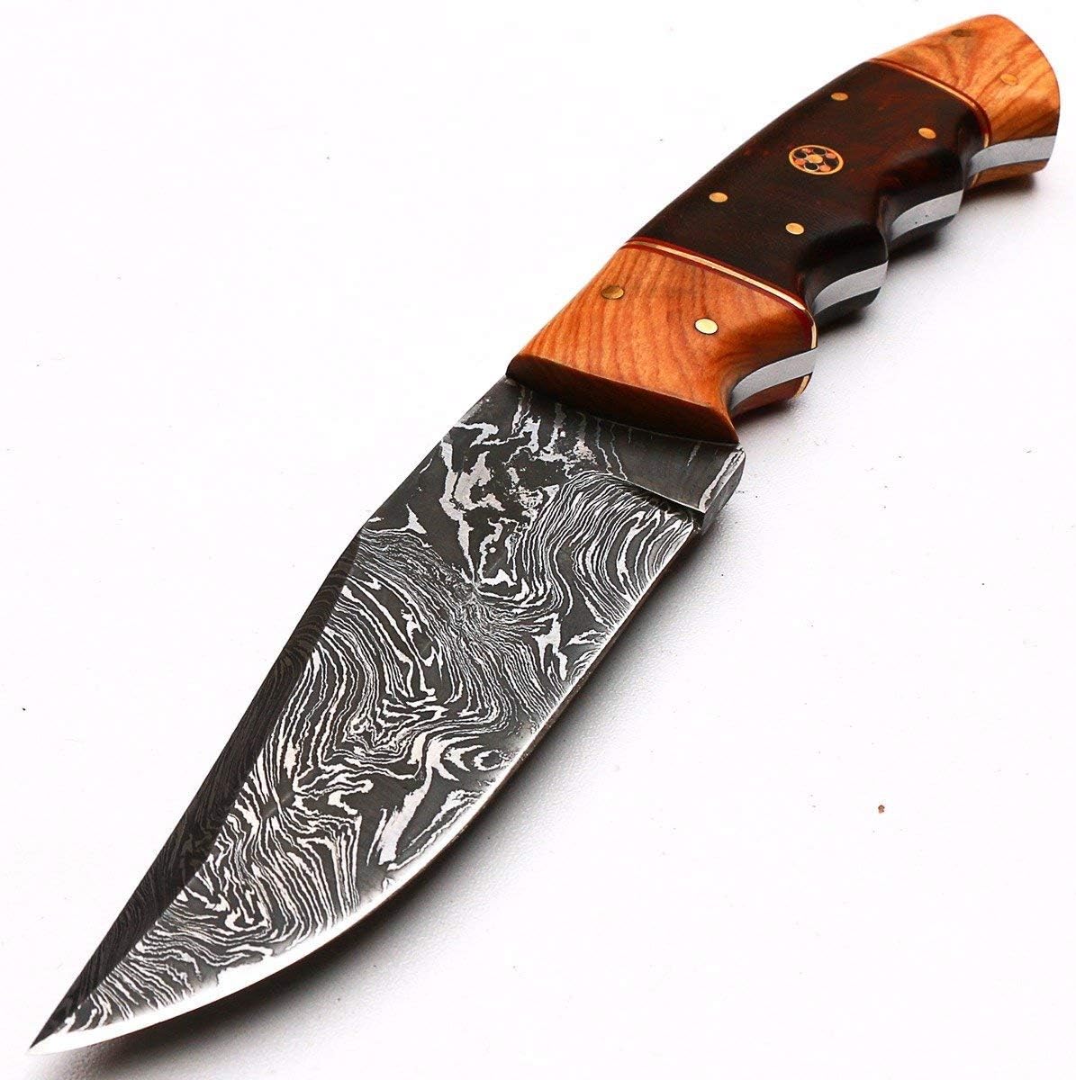 coltello bushcraft con foderi