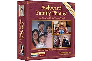 Awkward Family Photos Calendar 2023: 12 Months of Silliness