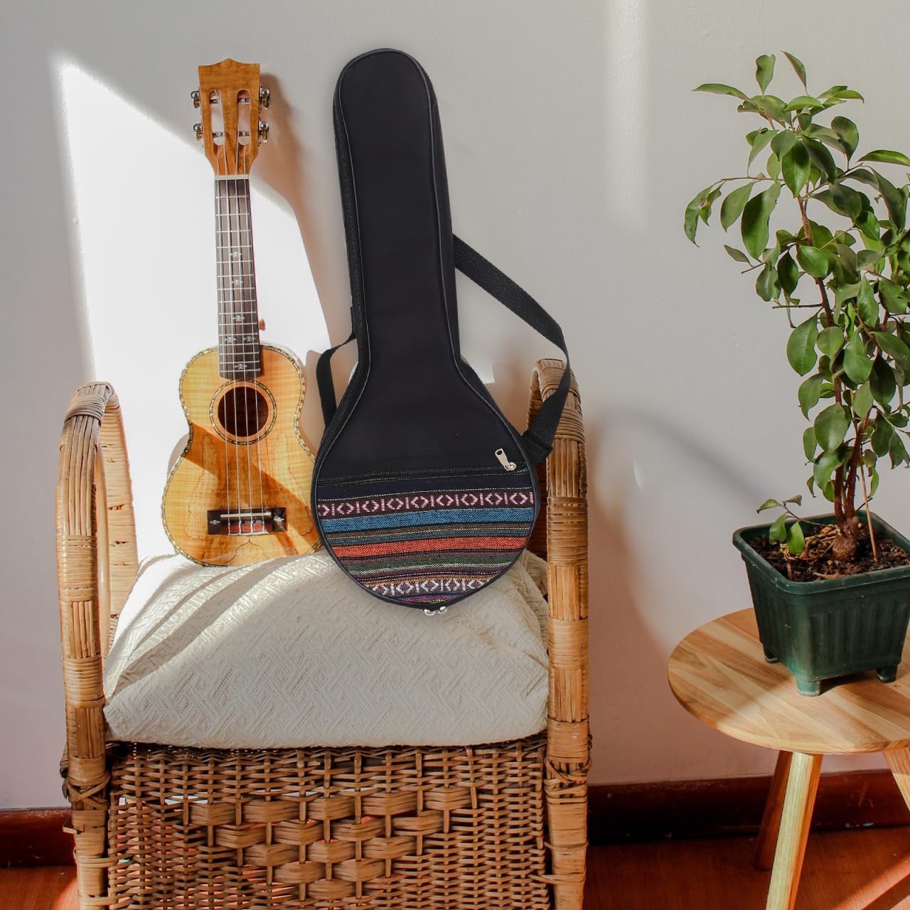 Hemoton 4 String Banjo Gig Bag with Padded Cushion and Adjustable Shoulder Strap Ethnic Style Musical Instrument Storage Pouch 25.00X10.43X2.95 Inches