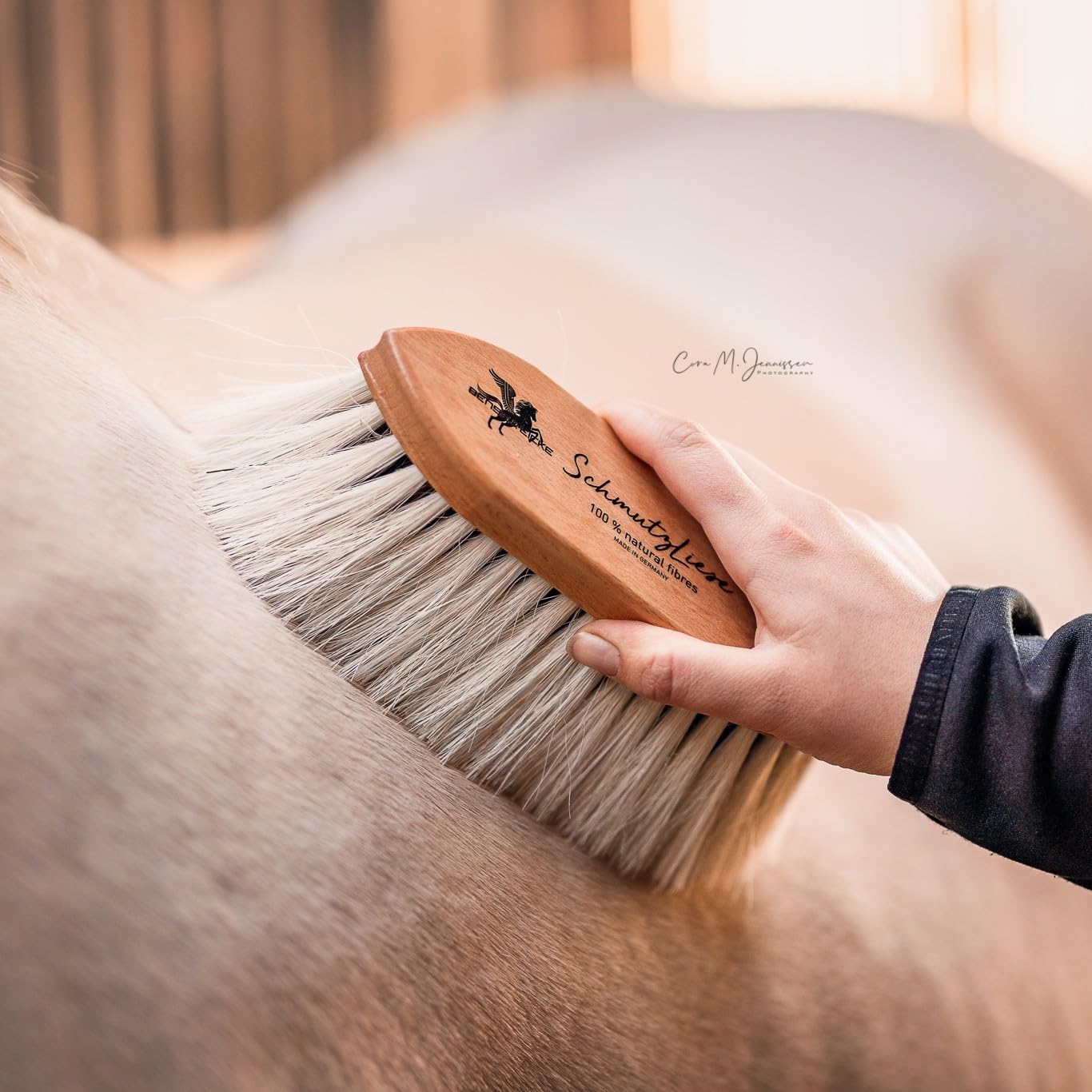 Bense & Eicke Wurzelbürste SchmutzLiese 200 x 59 mm – Naturfaser Pferde Schmutzbürste und Fellbürste für Fell, Körper und Beine - Made in Germany
