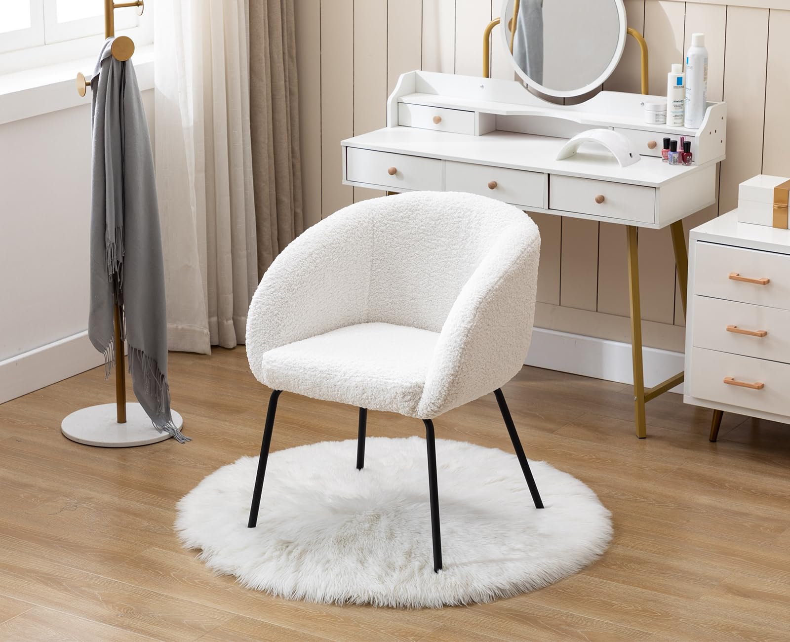 Ya-Home Fauteuil Salon en Fausse Fourrure Moderne Chaise de Chambre avec Dossier Fauteuil Relax Confortable avec Pieds en Métal, Blanc