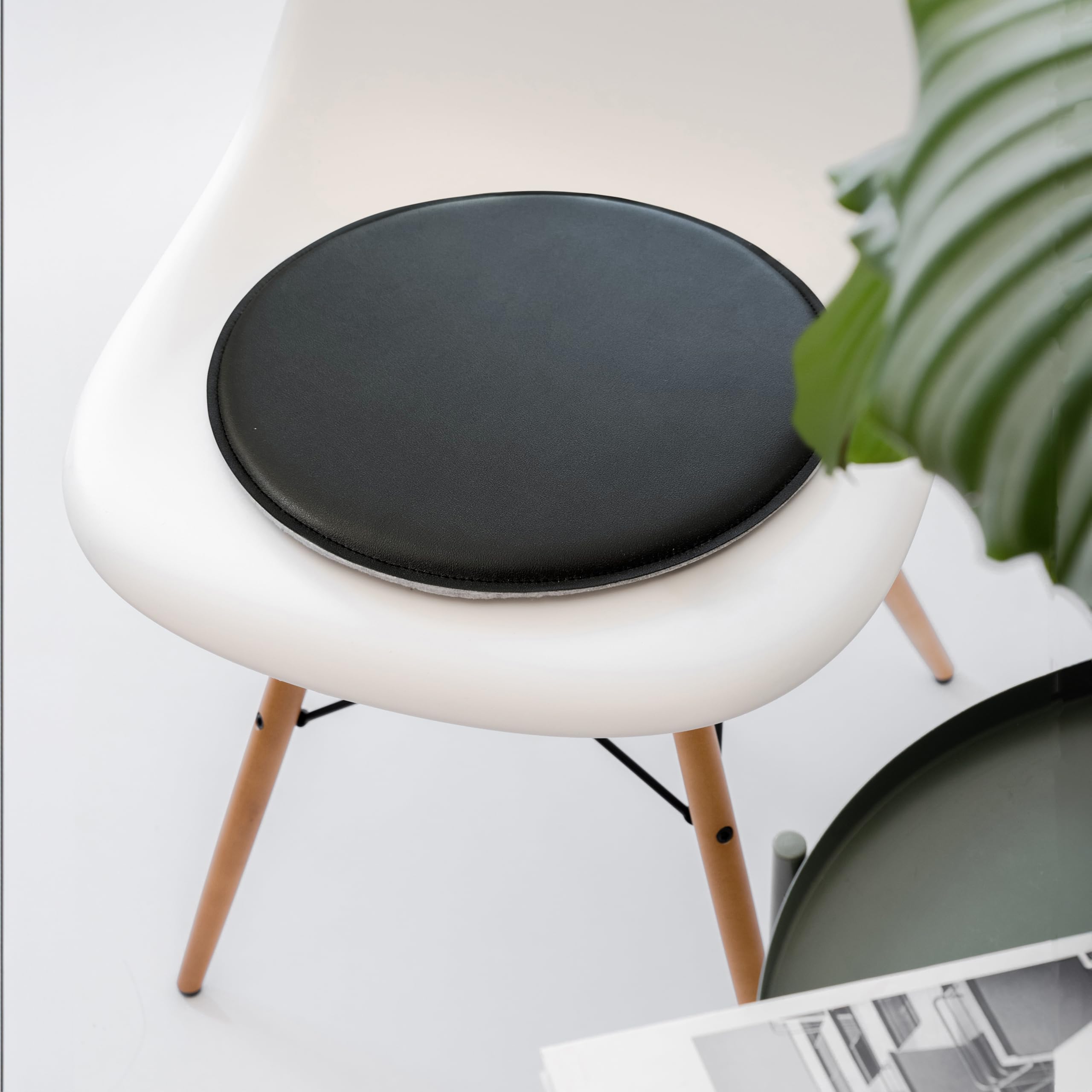 Miqio Design Sitzkissen | Wendekissen Rund aus Filz und Kunstleder | Stuhlkissen ø35 cm | 4er-Set | Sitzauflage für Bank und Stuhl | Hellgrau-Schwarz