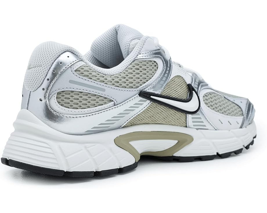 Nike V5 Runner - Bottom View