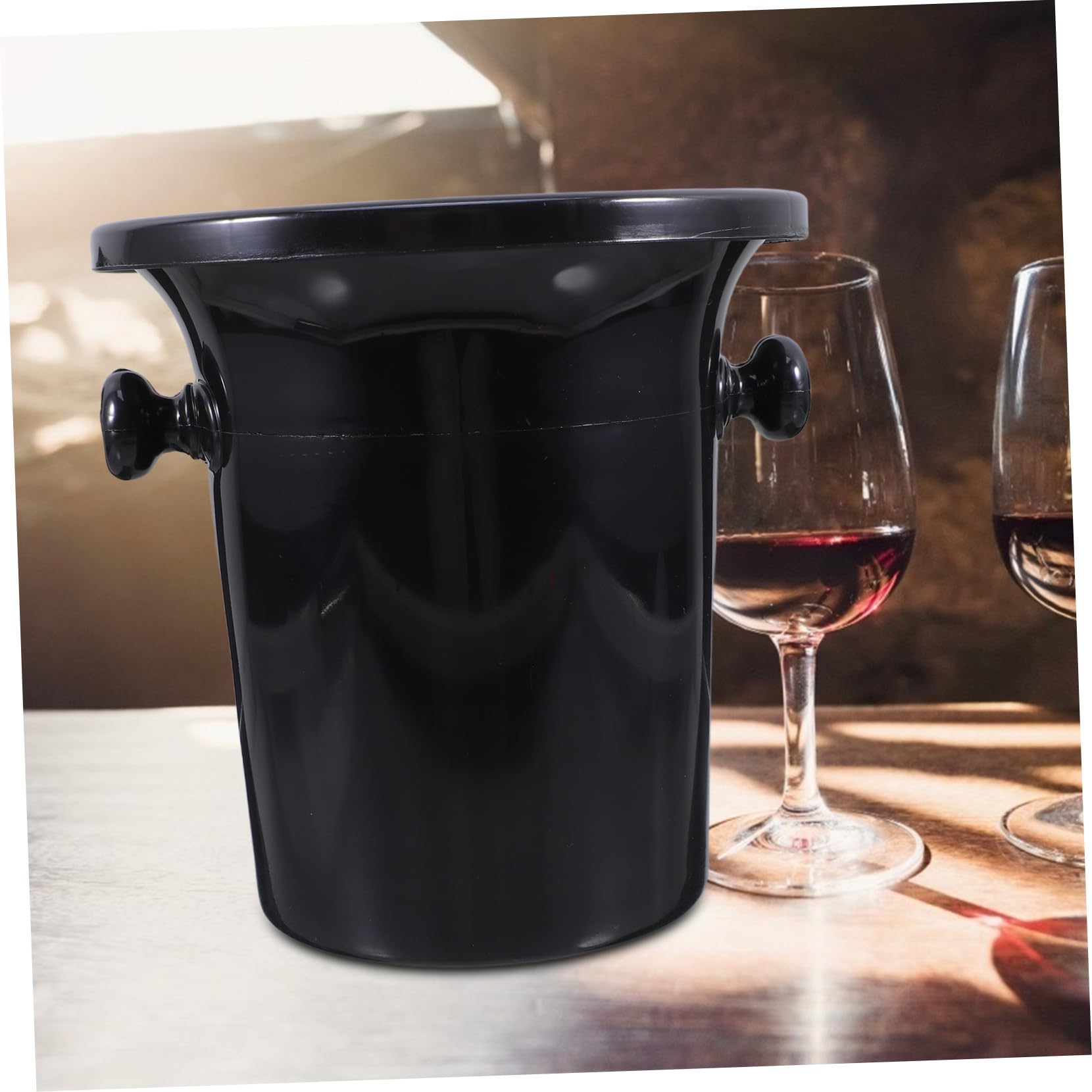 Diseño Occidental Redondo de Plástico para Cata de Vino Negras 4 Escupideras Doble Asa Que Previene Salpicaduras y Guía el Vino Eficientemente