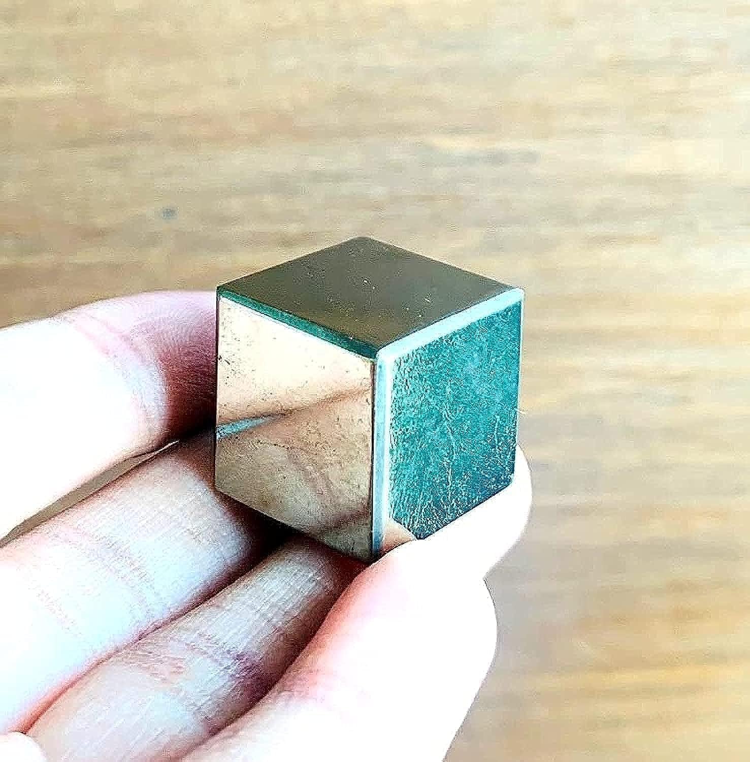 crystalmiracle Natural Golden Pyrit Cube Rock Healing Gemstone Aura Reiki Feng Shui Gift Wellness Wisdom Handmade for Unisex, Cube Size: 25 to 28 mm Approx