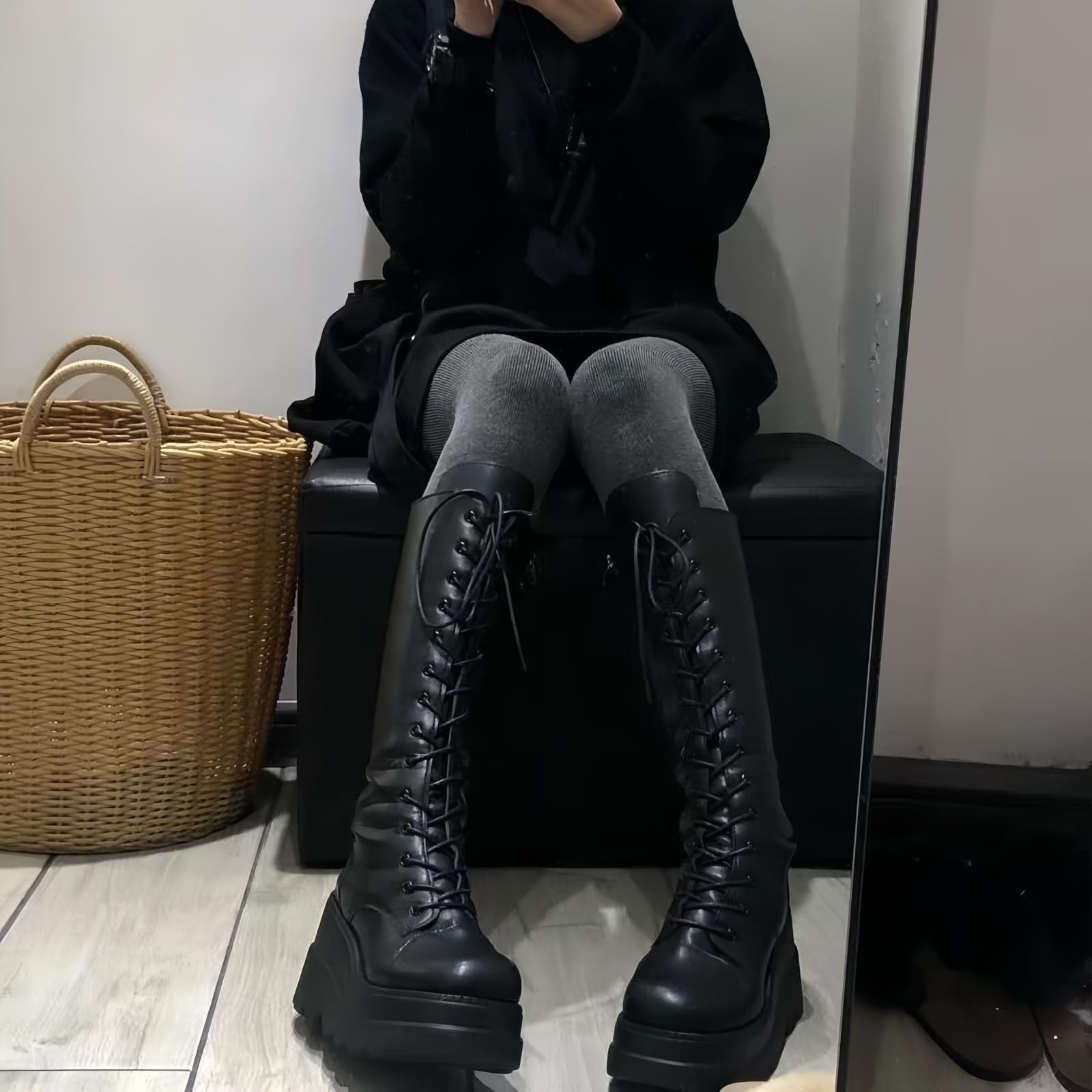 Stivali da ginocchio con piattaforma a cuneo alto con tacco piattaforma grosso Lace Up & Zipper Punk Goth Stivali da combattimento di vitello medio Stivali da moto con fibbie in metallo