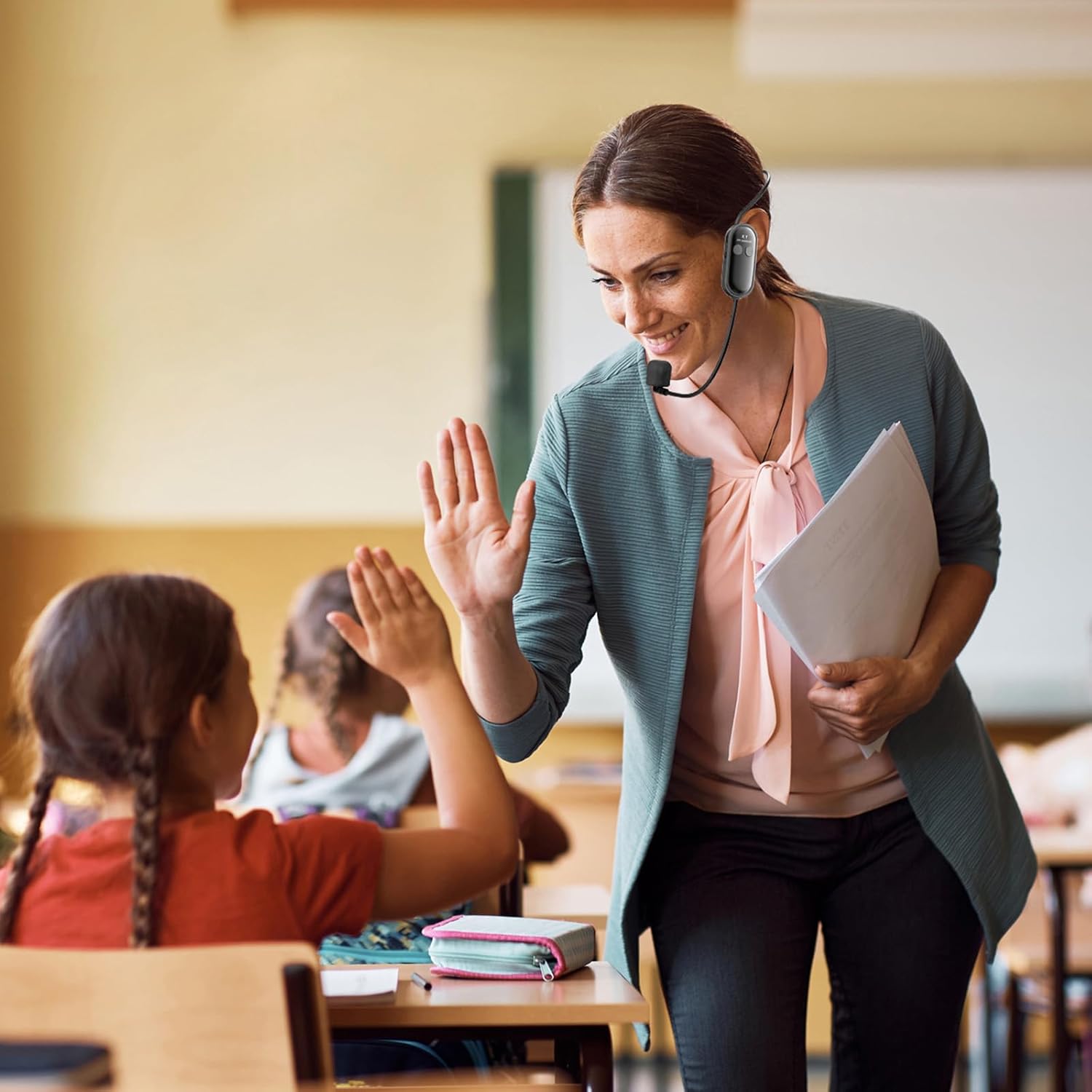 XIAOKOA Wireless Microphone Headset, 2.4G Head Microphones System, USB-C Charging, 100ft Range, Mic for Speakers Voice Amplifier PA System Teaching Fitness Instructor Tour Guide - Image 7