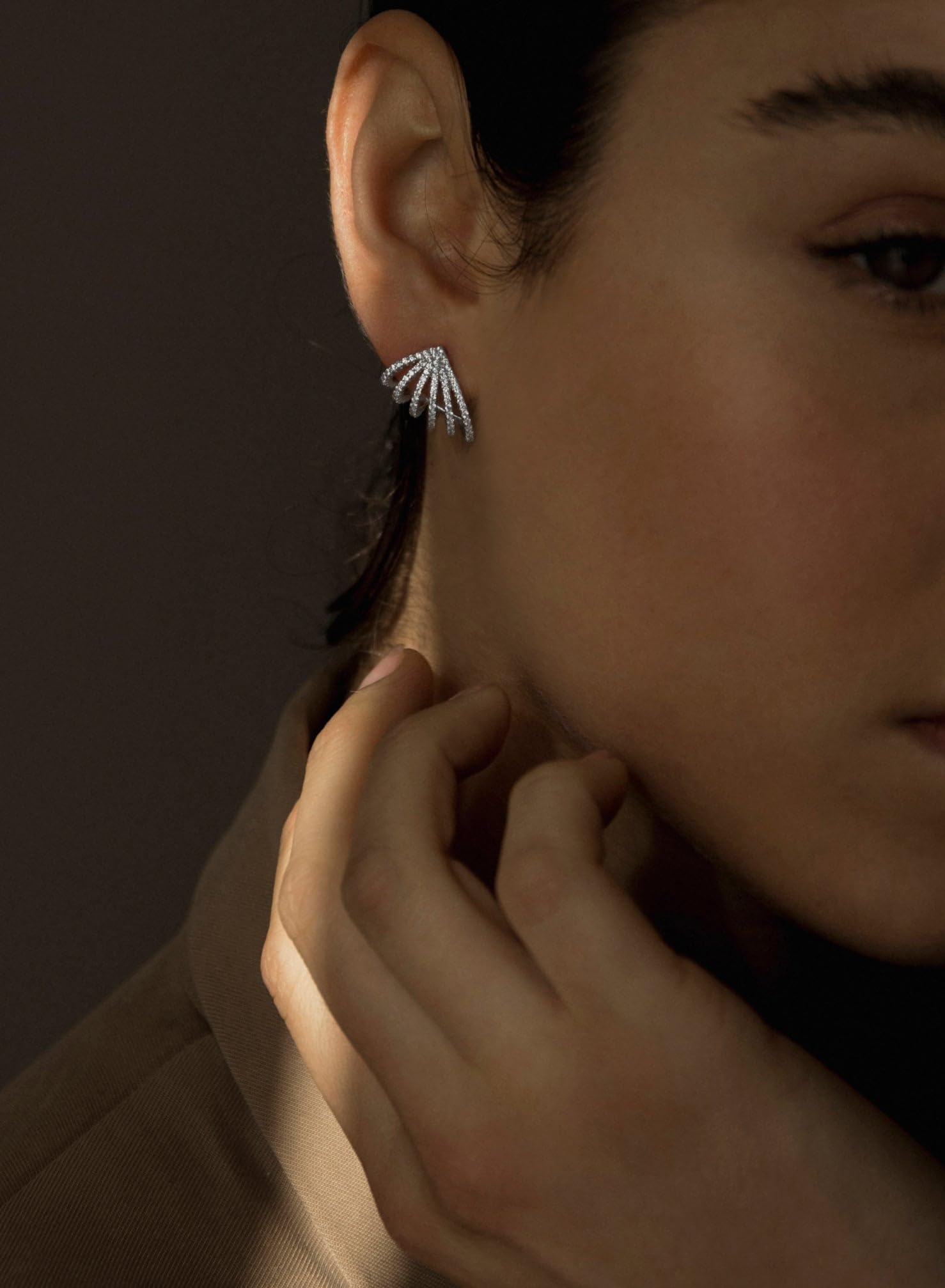Pendientes originales diseño lóbulo con circonitas