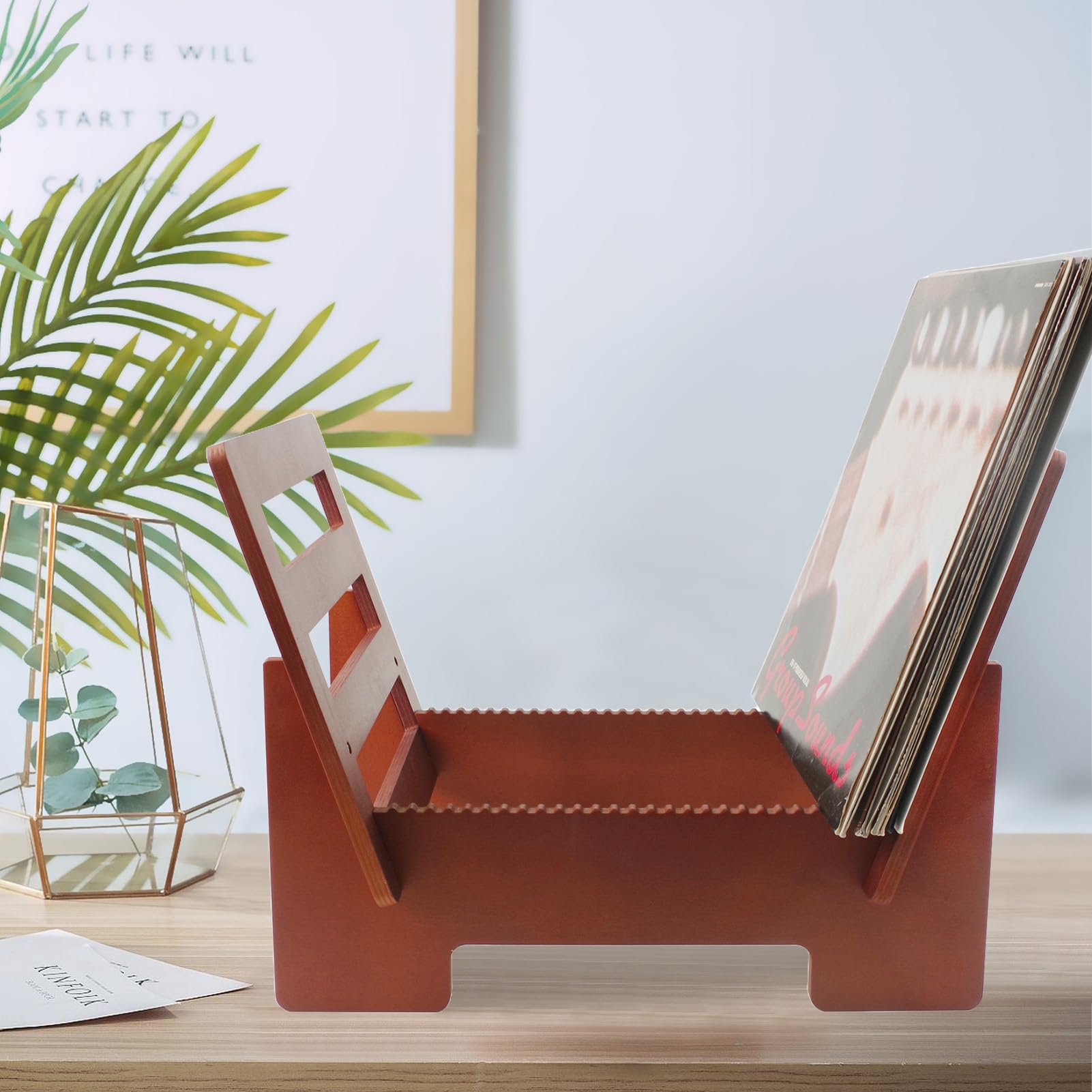Stylowy brązowy stojak do przechowywania płyt - elegancki stojak na albumy i czasopisma do domowego biura i poczekalni - idealny winylowy uchwyt dla miłośników muzyki