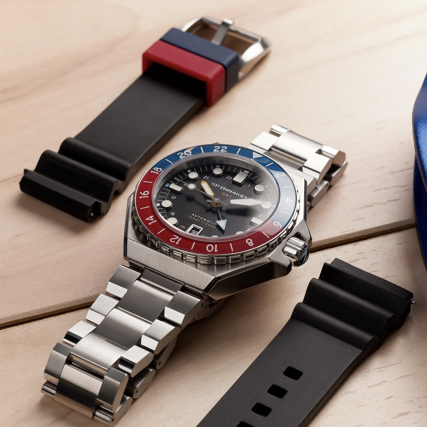 Spinnaker Dumas GMT SP-5119 - Orologio automatico da uomo con cinturino in acciaio inossidabile massiccio, 43 mm