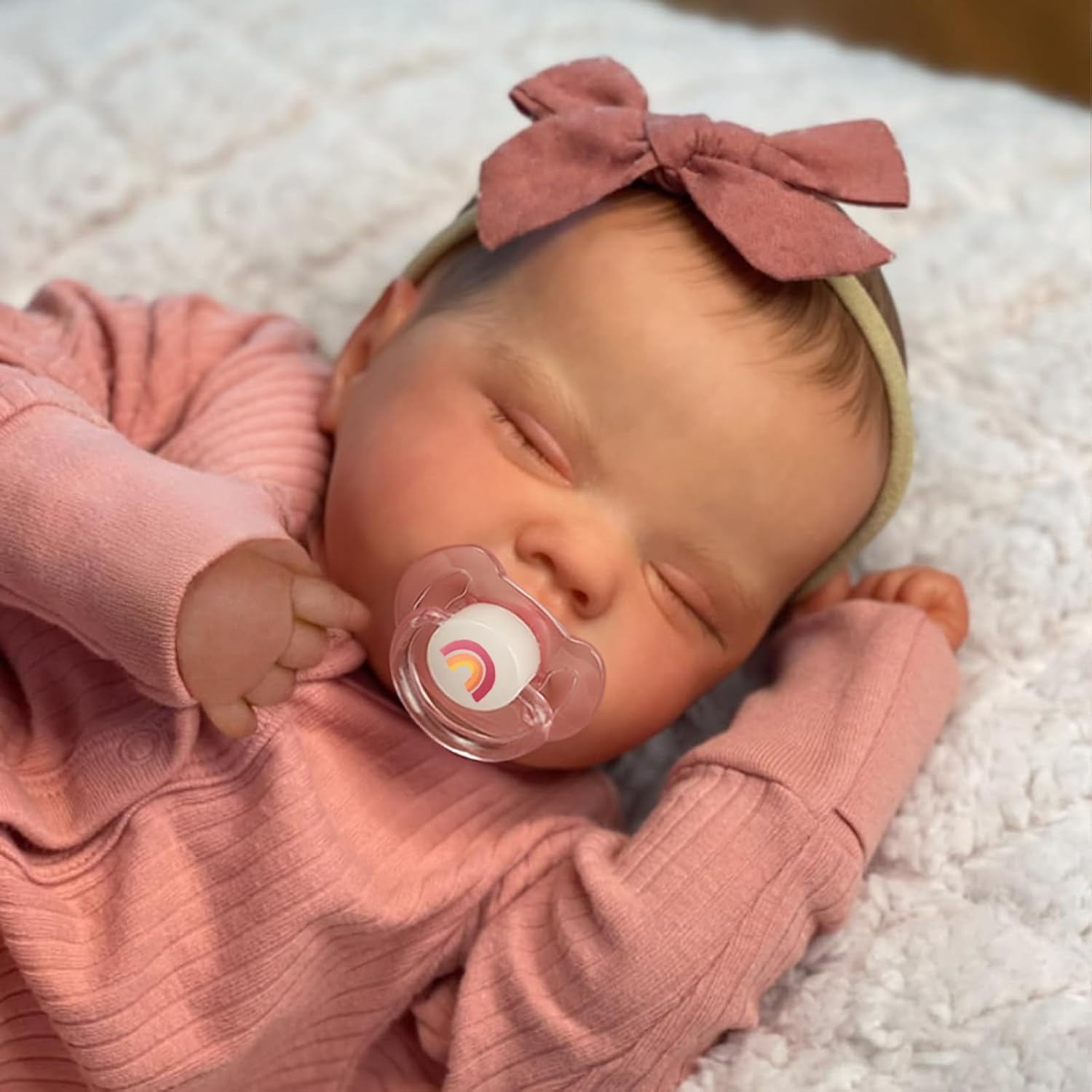 WOOROY Realistic Reborn Baby Dolls - 18 Inch Real Life Newborn Sleeping Dolls Girl with Soft Weighted Cloths Body, Lifelike Realborn Doll with Accessories and Gift Box for Kids 3+