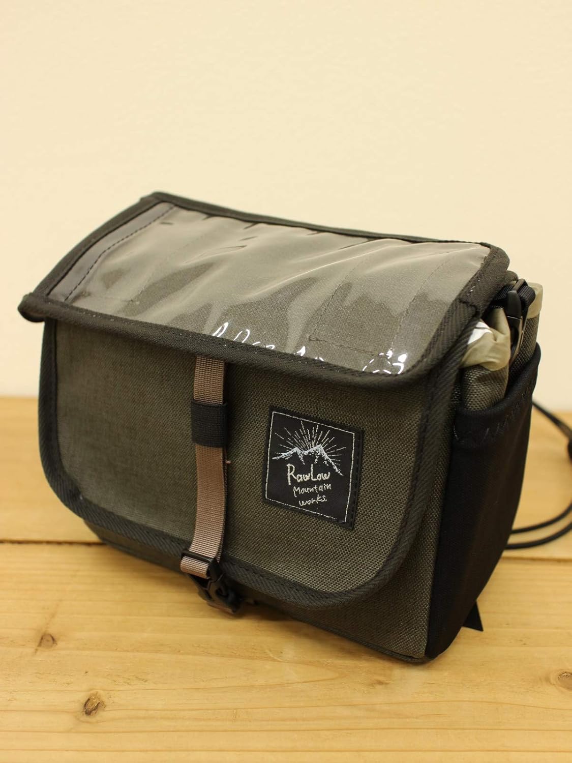 MCM エムシーエム ミニボストンバッグ ヴィセトス柄 レザー プレート MCM ミニボストンバッグ ヴィセトス柄 レザー ロゴプレート