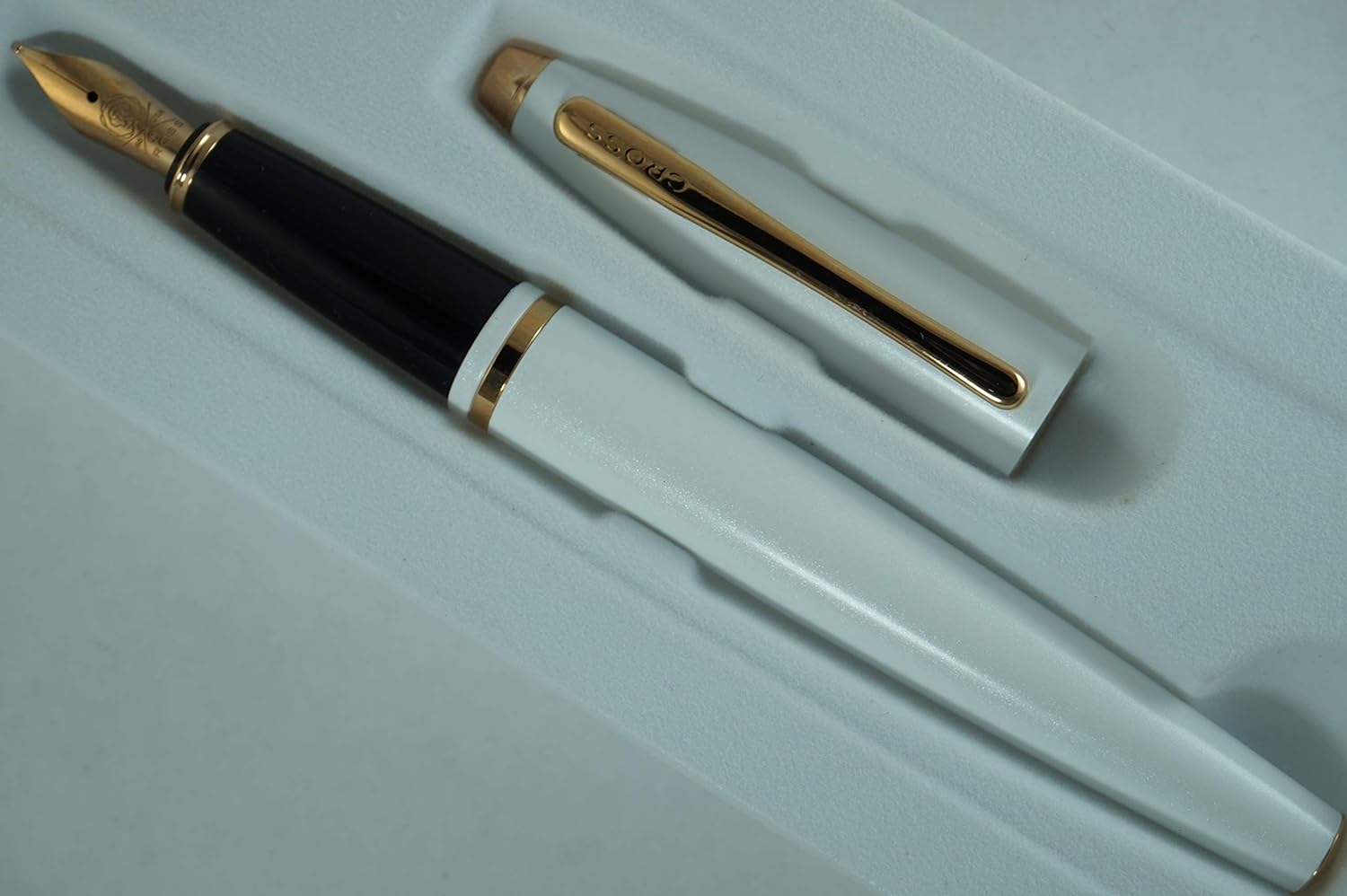 Cross Limited Collection Pearlescent White Lightning Medalist and 23KT Rose Gold Appointments and Cross signature mid Band Calaise Medium nib Fountain Pen with 6 cartridges