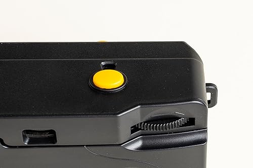 Miniatura 8 de Kakao Friends - Cámara de película reutilizable de 1.378 in edición Choonsik, enfoque fijo y gran angular, flash integrado y compatible con película