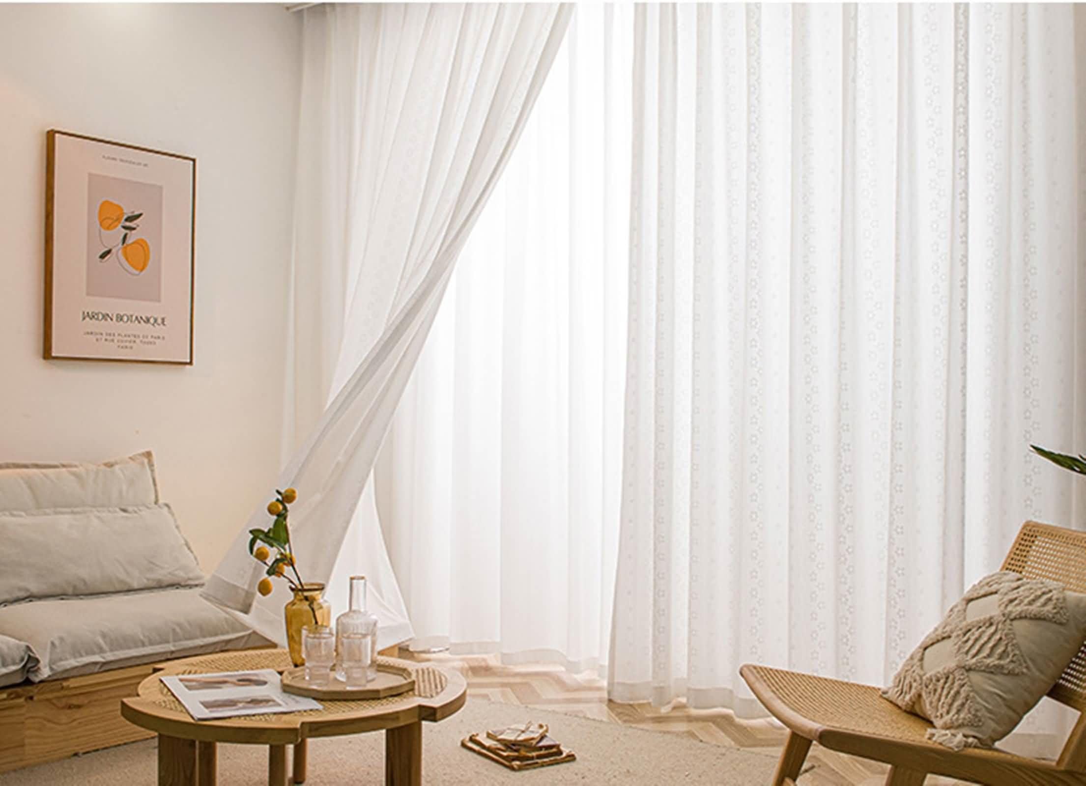 Gardinen Halb Blickdicht 2 Stück,2 x 107W x 147H cm,Vorhang Wohnzimmer Modern Weiß Einfarbig mit Blumenmuster Ösen Gardinen