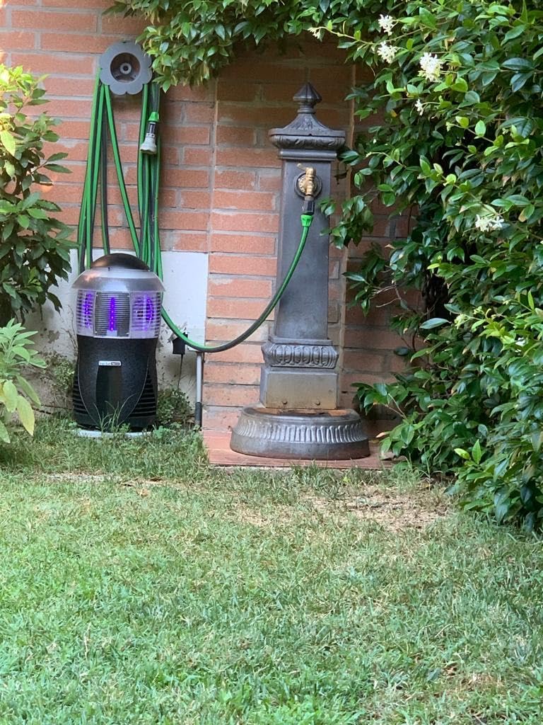 Sandokan, Antizanzare Giardino fino a 1000mq – Lampada Zanzare Esterno con Ventola – Aspira Zanzare Elettrico Silenzioso – Antizanzare Giardino da Esterno Senza Veleni, Made In Italy