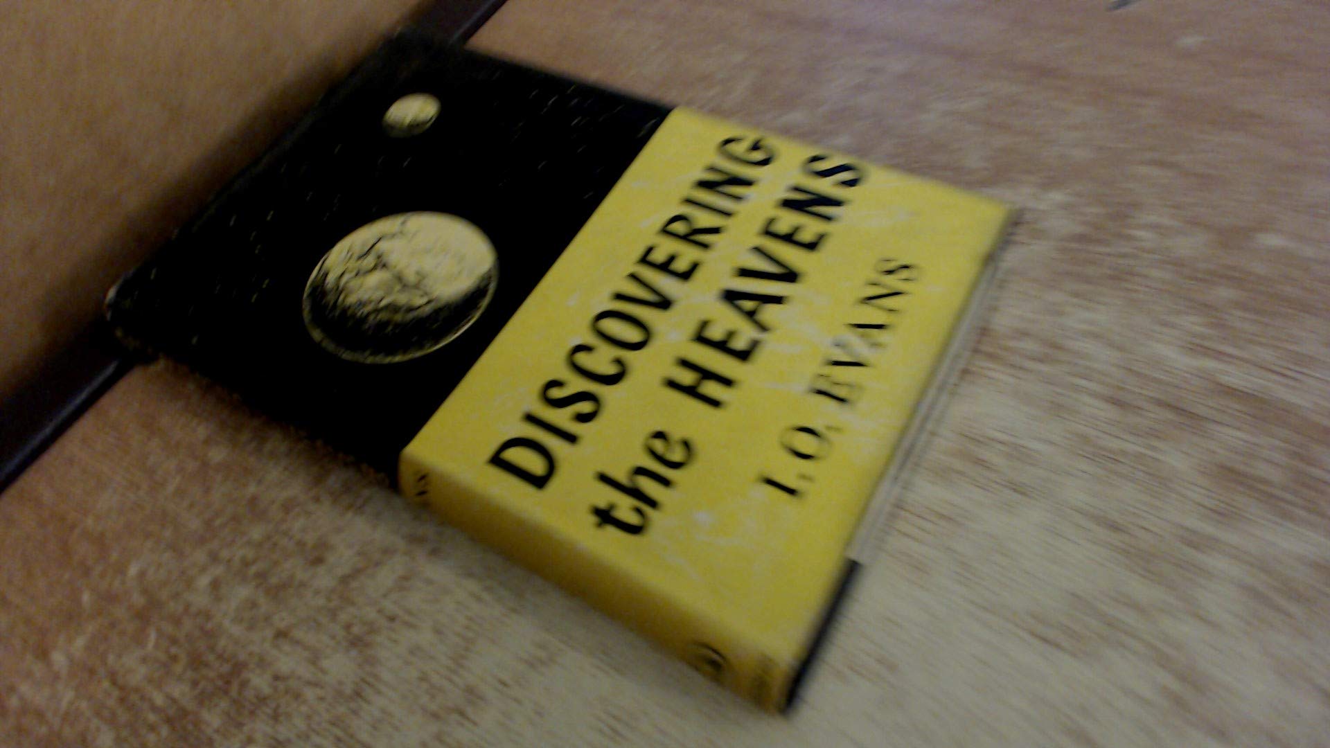 Cover of Discovering the Heavens