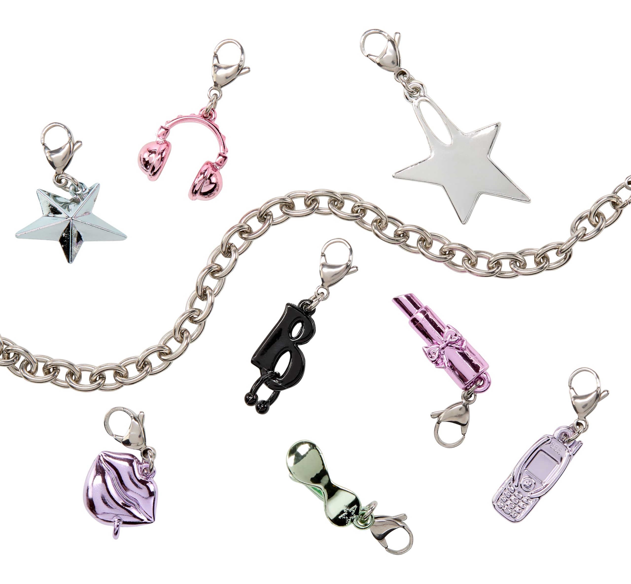 Bratz Charmz Jade - Bambola fashion con braccialetto con charm collezionabile, include abbigliamento e accessori, fornita in una confezione da esposizione, da personalizzare e collezionare
