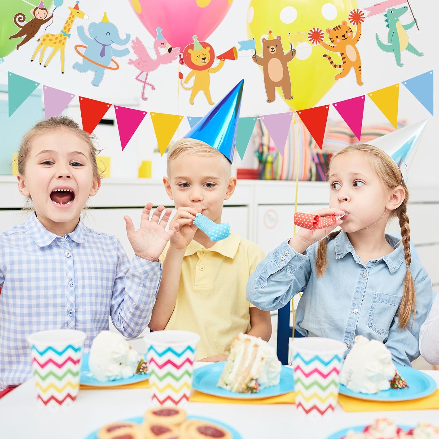 Animal Parade Party Banner & Colorful Pennant Banner, Pre-Strung Cute Animal Birthday Party Triangle Garland Zoo Jungle Theme Hanging Carnival Decorations for Kids Baby Shower
