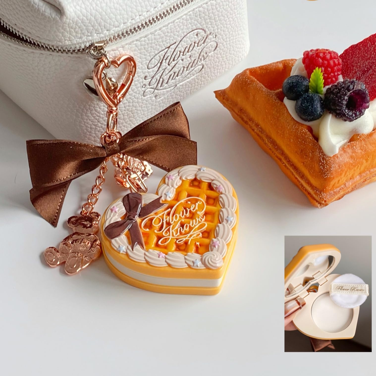 Flower Knows Setting Powder Bag Charm with Puff and Mirror, 0.09 Oz