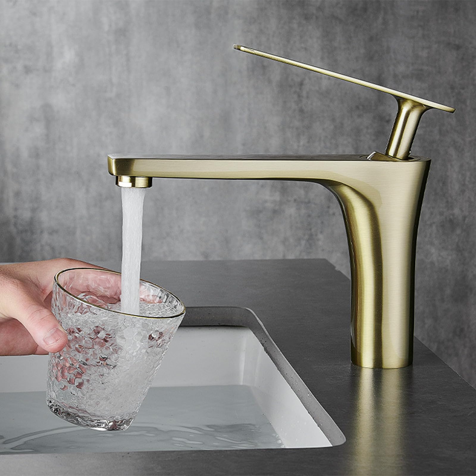 Rubinetto miscelatore per lavabo, rubinetto in ottone monoforo, controllo acqua calda e fredda, design moderno per guardaroba, maniglia singola, finitura oro spazzolato