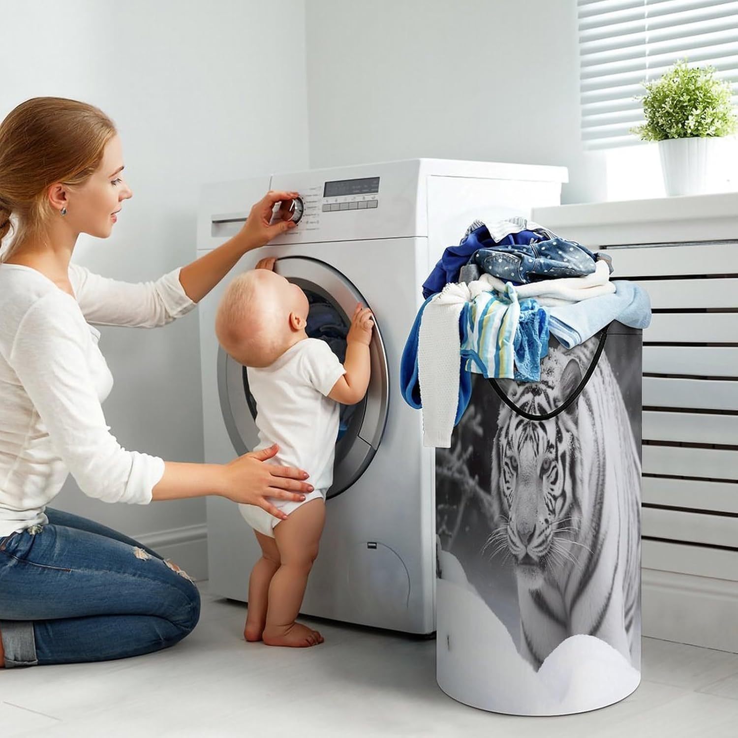 White Tiger in The Snow Laundry Hamper Large Collapsible Laundry Basket with Handles Waterproof Clothes Hamper Portable Dirty Clothes Basket for Bedroom Laundry Room Closet Bathroom