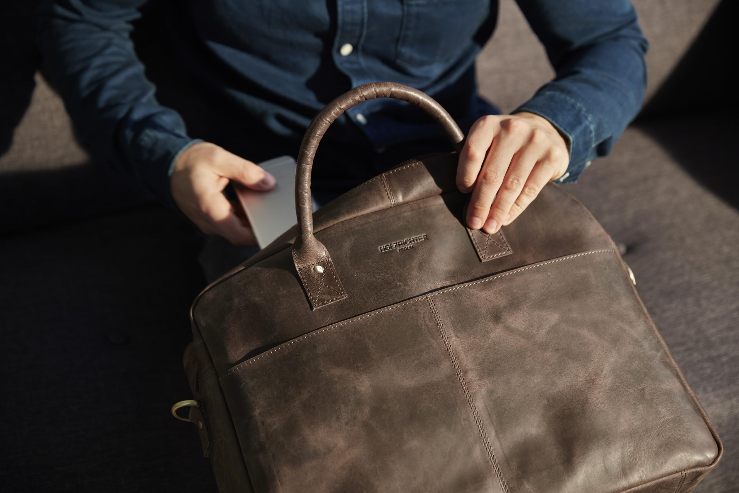 HOLZRICHTER Berlin - Große Aktentasche aus Leder (No 1-1), 30 x 39 x 10 cm Laptoptasche für Herren, Hochwertiges 15" Briefcase für die Arbeit, Businesstasche