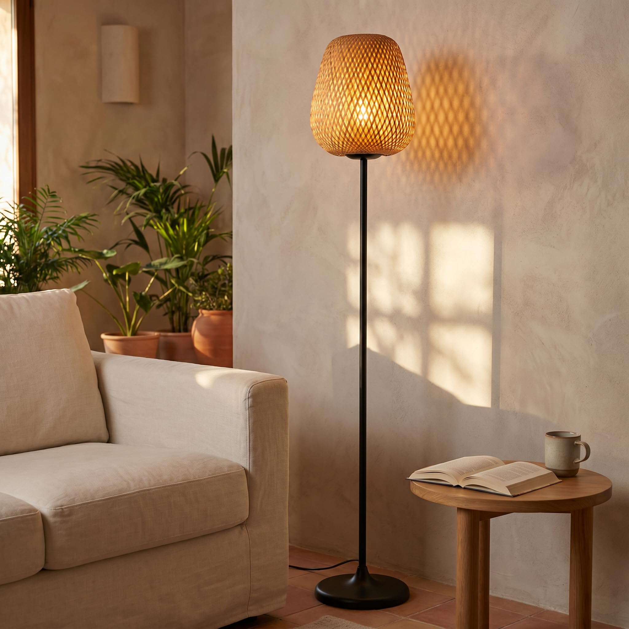 BARCELONA LED NIKKO Stehlampe aus Rattan mit E27 Fassung, Boho Bodenlampe Naturfaser, Handgefertigter Lampenschirm, Schwarzes Metall, Wohnzimmer Schlafzimmer Esszimmer Leselampe