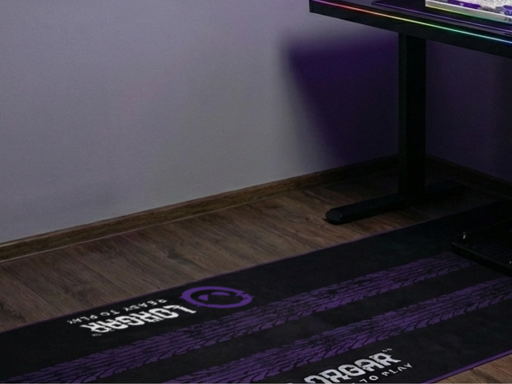RX1FM SIM Racing mata podłogowa, antypoślizgowa gumowa strona tylna, obszyta krawędź, tłumienie wibracji, 1700 x 700 x 3 mm, czarna/fioletowa