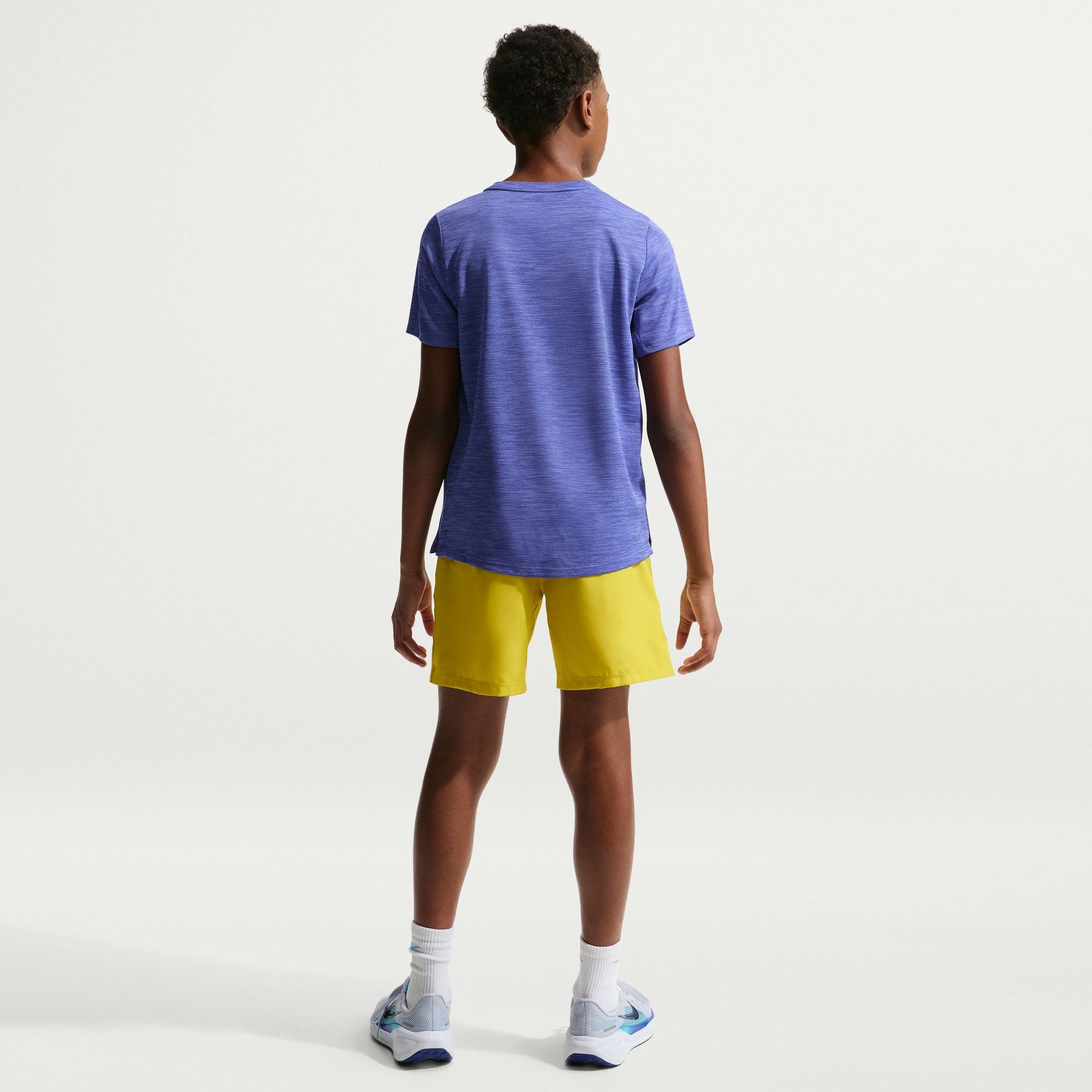 Nike Nike Miler Dri-Fit Kurzarmshirt für Ältere Kinder Maglia a Maniche Corte Unisex - Bambini e Ragazzi