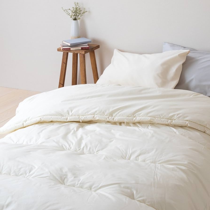 ★sunny ★ほぼ新品★東京西川 ファロン シングル 掛け布団　 日本製 Amazon｜西川 ファロン合繊掛け布団MA6252無地ライク シングル