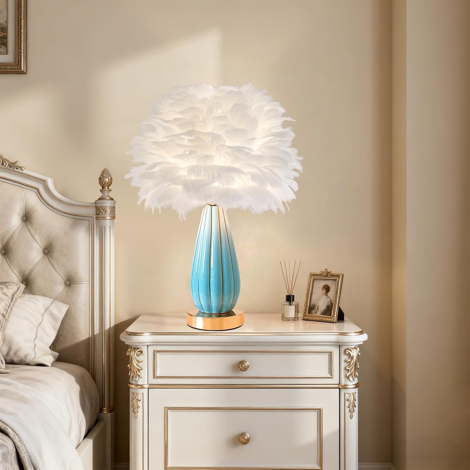 Chic White Feather Lamp Creative Feather Bedside Lamp Princess Nightstand Table Lamp Deco Nordic Desk Light for Cute Girl Bedroom Wedding Christmas Gift Living Room Entry Ceramic Body