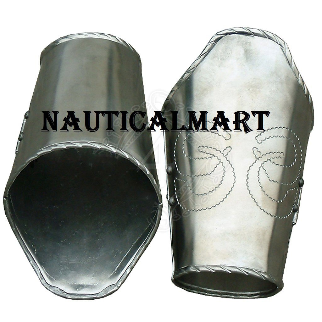 NauticalMart Plate Armour Pair of Short Engraved Cannons