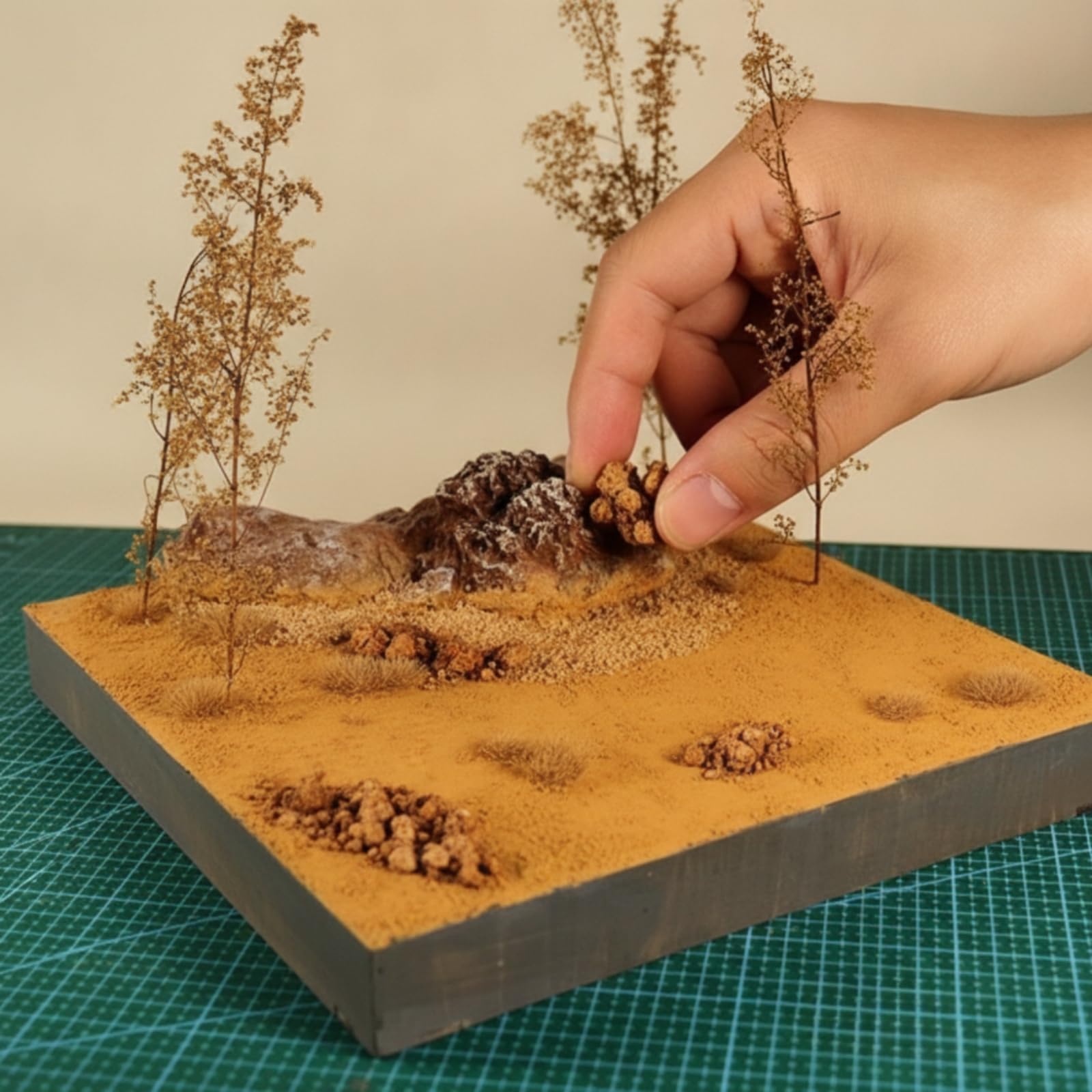 FytStycale Micro Paesaggio con Base Fai da Te Paesaggio in Miniatura Fatta a Mano Kit di Modellismo per Plastici Ferroviari, Scenario Di Neve Di Inizio Primavera